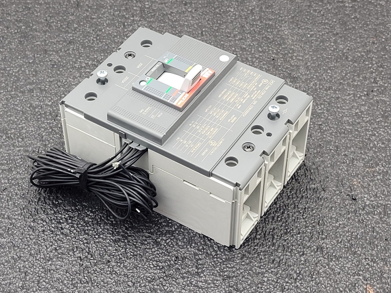 ABB SACE TMAX XT3N  3PH 225 3 Pole Circuit Breaker