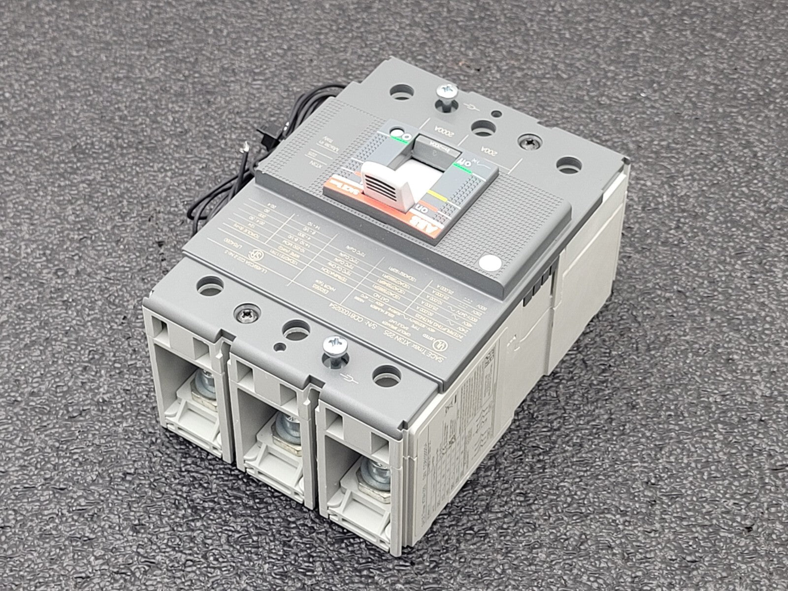 ABB SACE TMAX XT3N  3PH 225 3 Pole Circuit Breaker