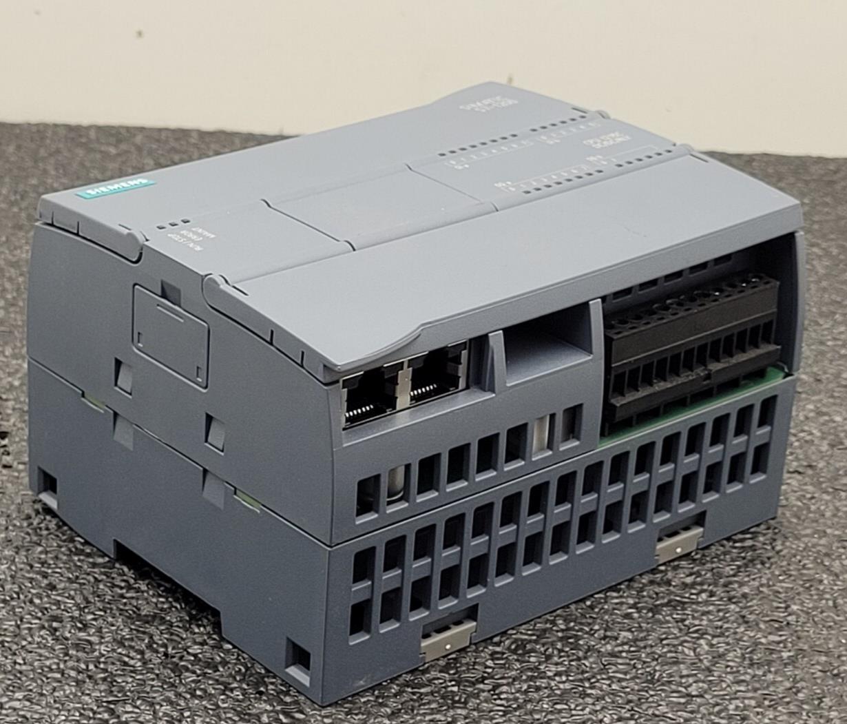 Siemens SIMATIC S7-1200 CPU 1215C DC/DC/RLY 6ES7 215-1HG40-0XB0