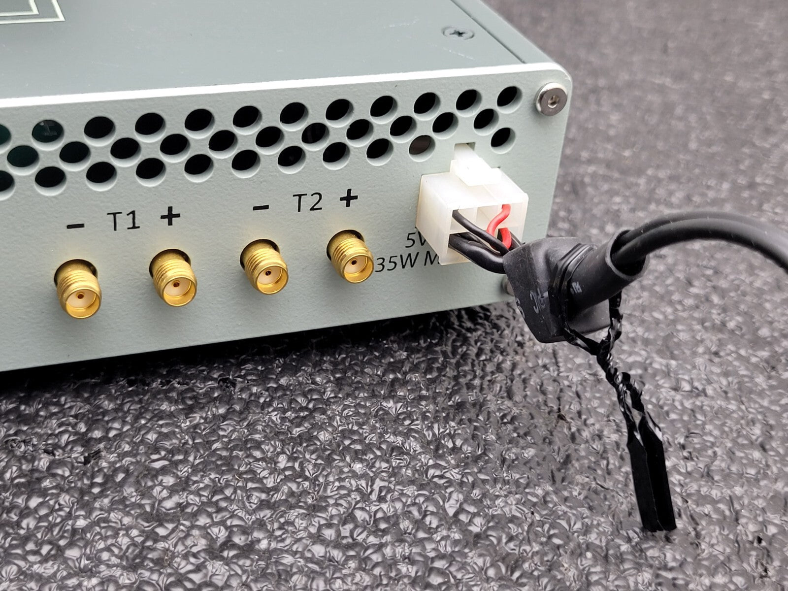 SerialTek 12GB SAS Splitter S-M12SA-SMA Working Pull Includes power supply