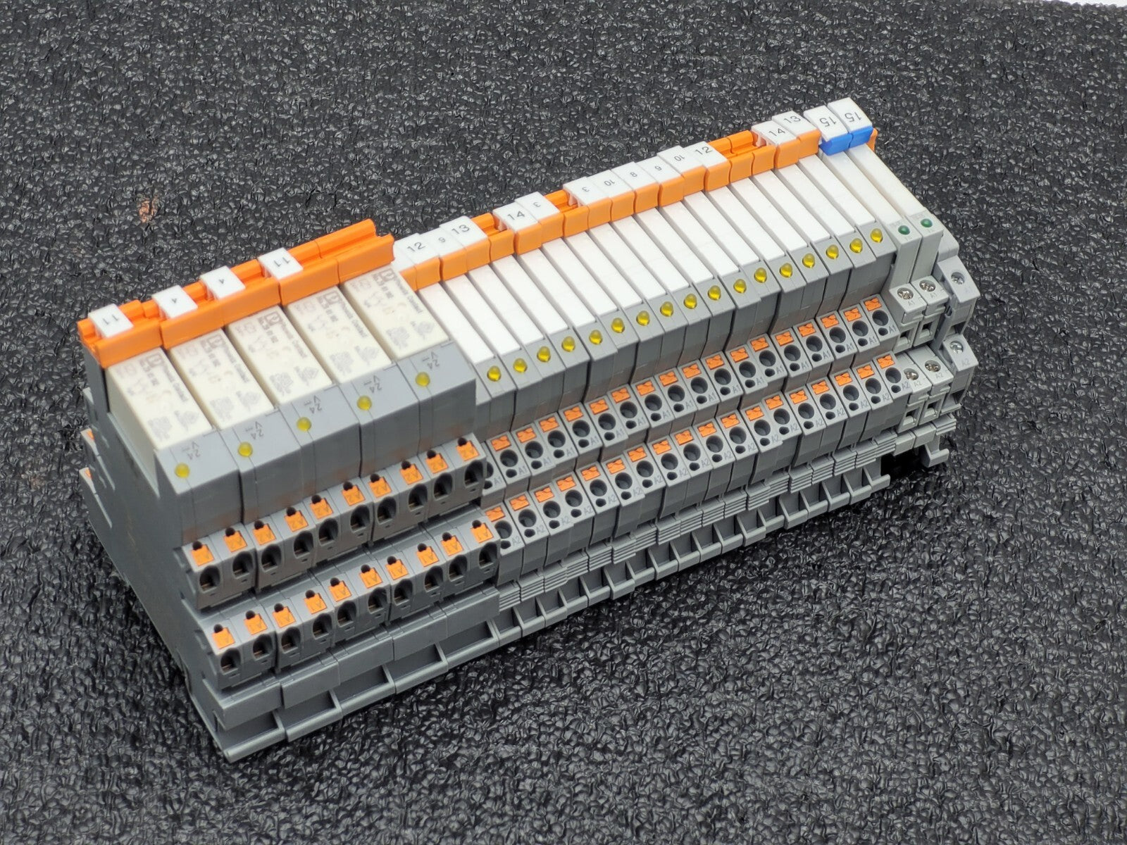 Lot of 30x  Phoenix Contact PLC-BPT-24DC/21-21 RIF -0-BPT/21 Sockets  Relays