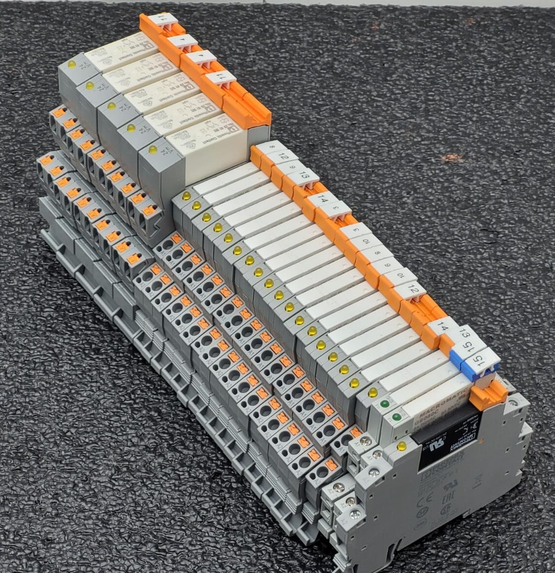 Lot of 30x  Phoenix Contact PLC-BPT-24DC/21-21 RIF -0-BPT/21 Sockets  Relays