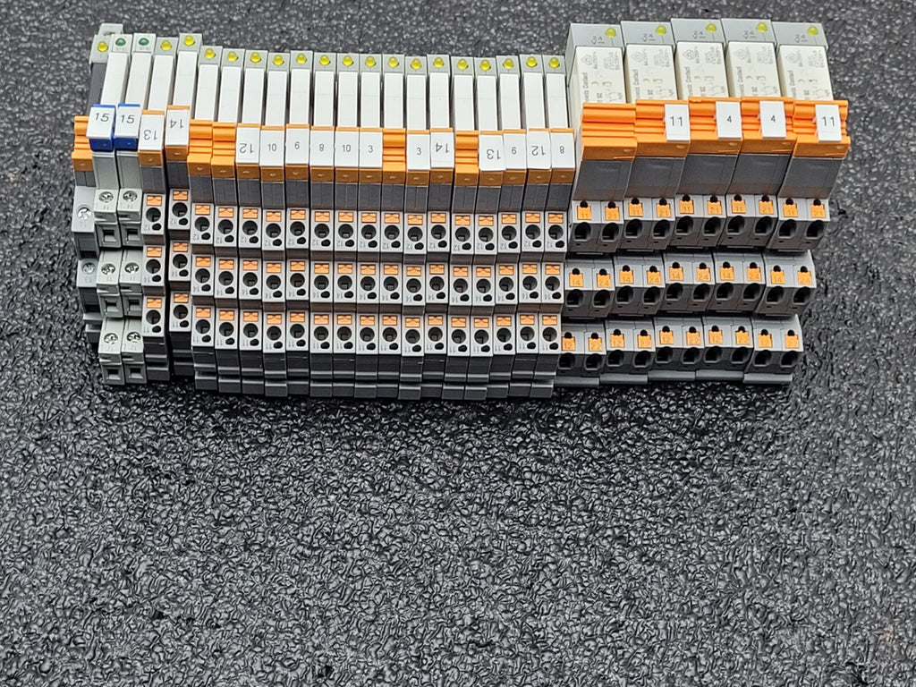 Lot of 30x  Phoenix Contact PLC-BPT-24DC/21-21 RIF -0-BPT/21 Sockets  Relays