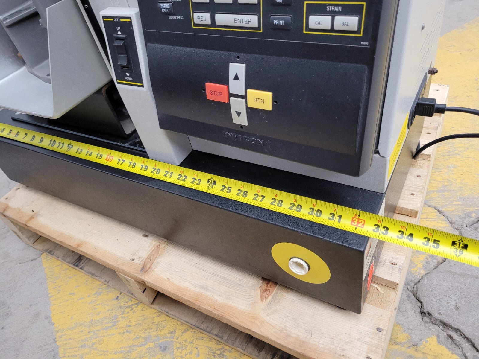 Instron 4411 Tensile Pull Tester Compression Test 5KN Electro Mechanical Test