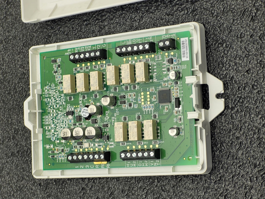 Honeywell VisionPro IAQ THM5421C1004 7-Day Touchscreen Thermostat + THM5421C