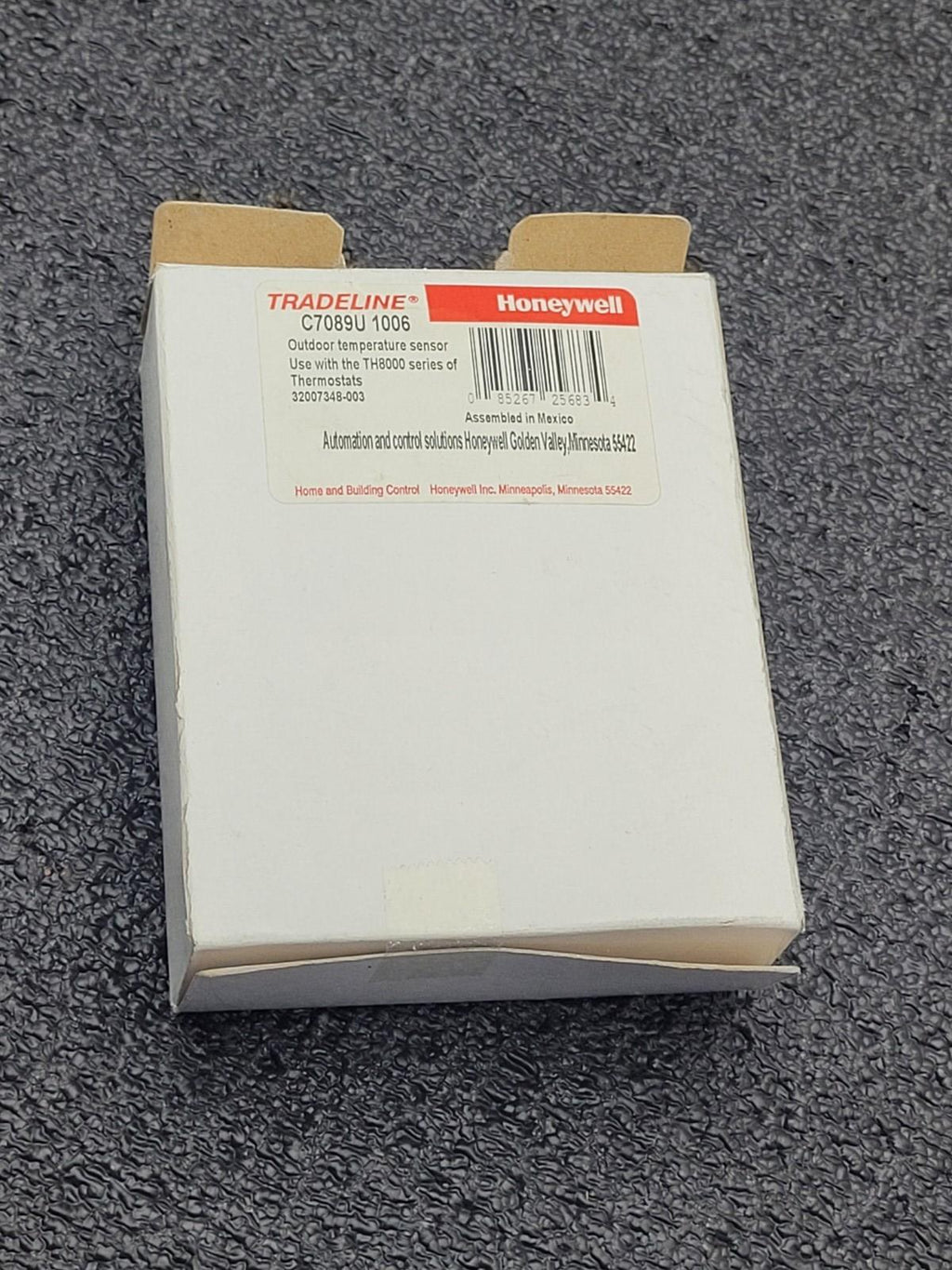 Honeywell VisionPro IAQ THM5421C1004 7-Day Touchscreen Thermostat + THM5421C