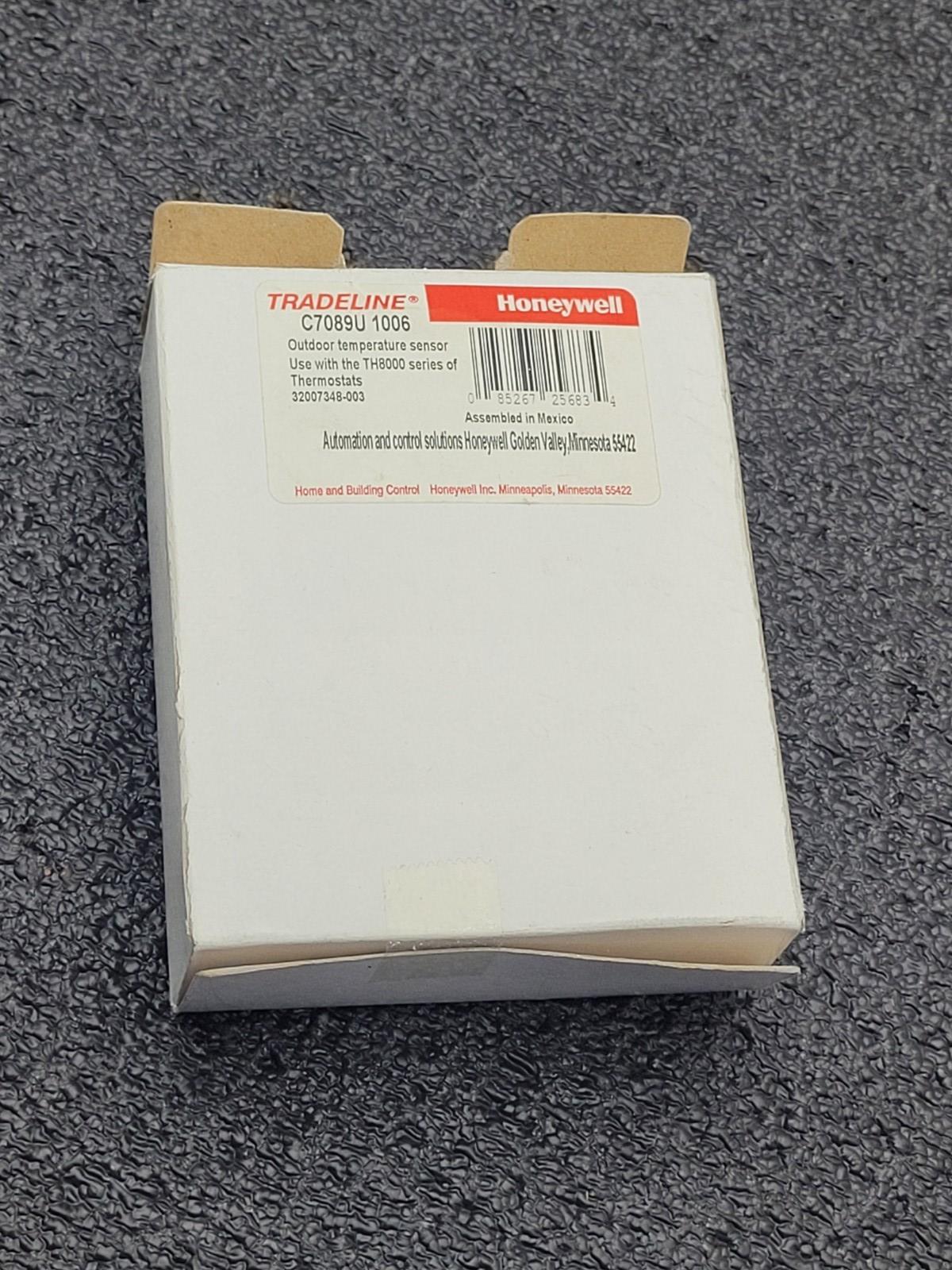 Honeywell VisionPro IAQ THM5421C1004 7-Day Touchscreen Thermostat + THM5421C