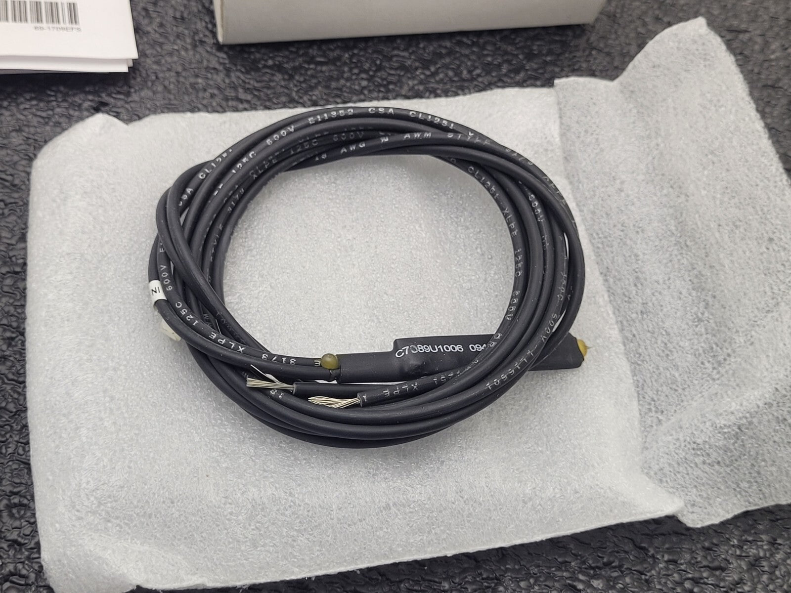 Honeywell VisionPro IAQ THM5421C1004 7-Day Touchscreen Thermostat + THM5421C