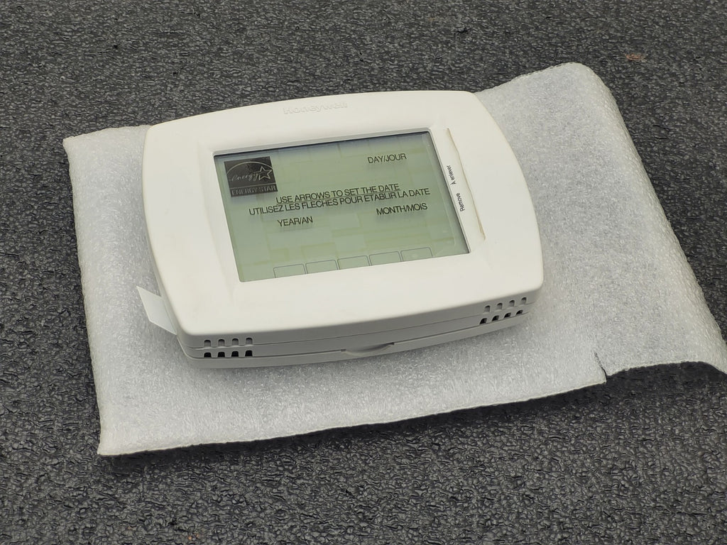 Honeywell VisionPro IAQ THM5421C1004 7-Day Touchscreen Thermostat + THM5421C