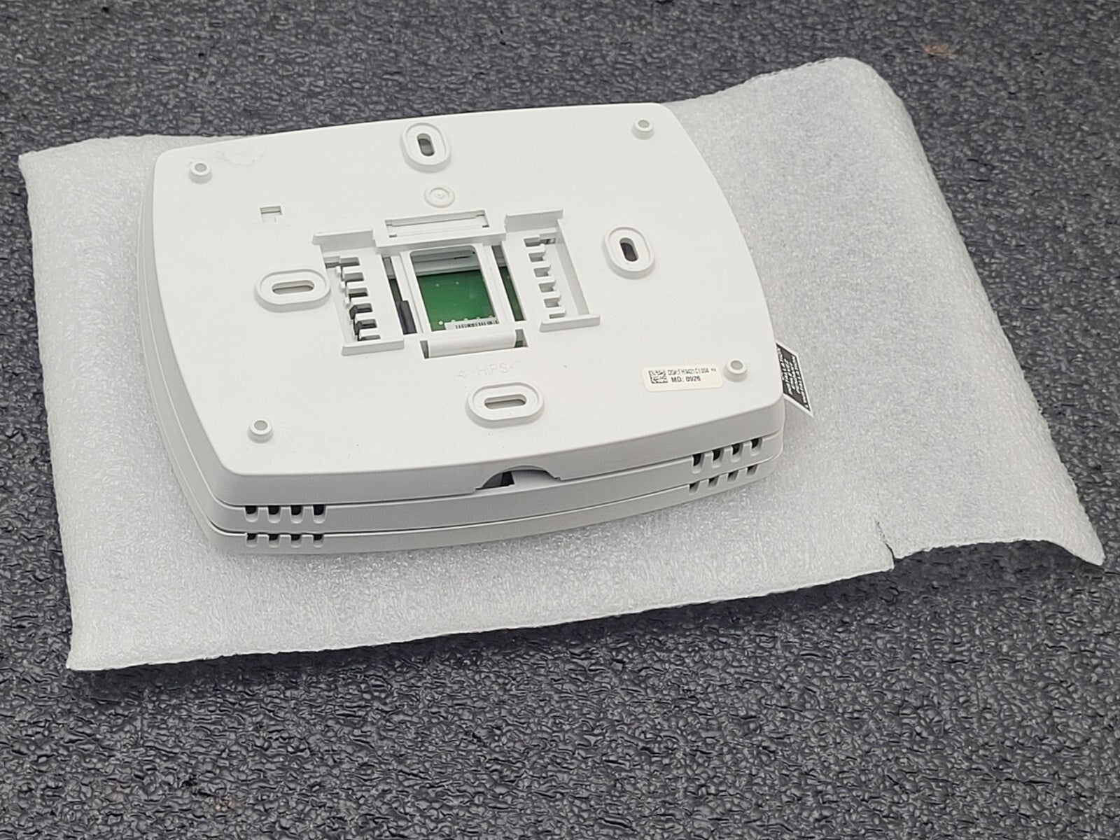 Honeywell VisionPro IAQ THM5421C1004 7-Day Touchscreen Thermostat + THM5421C