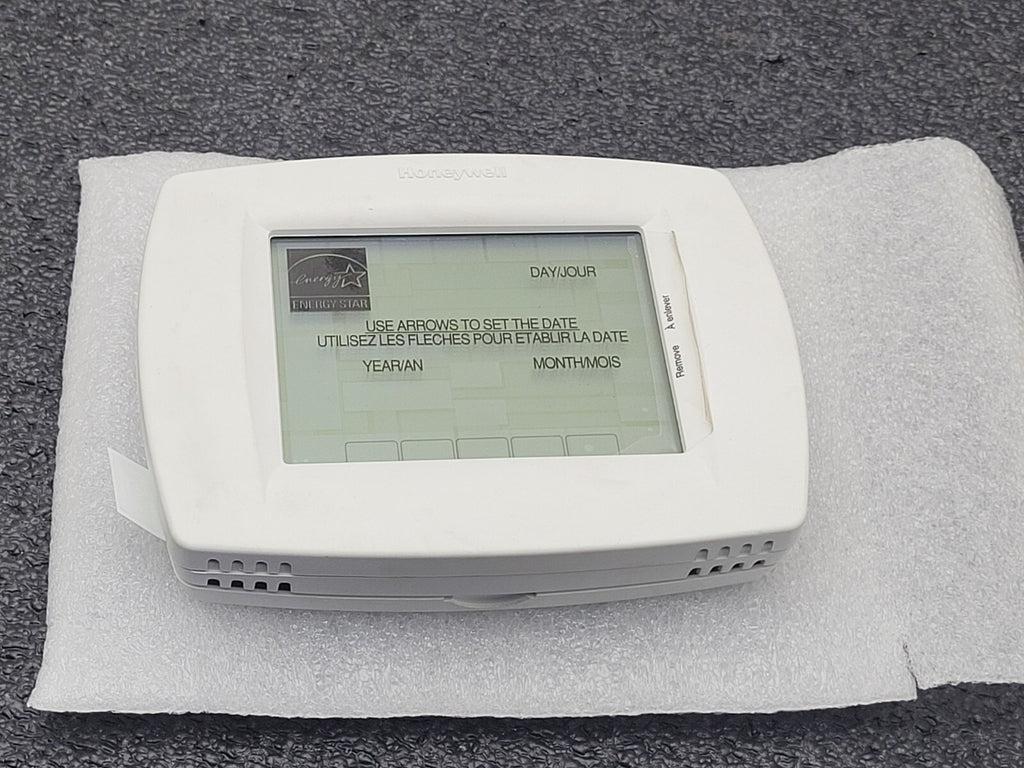 Honeywell VisionPro IAQ THM5421C1004 7-Day Touchscreen Thermostat + THM5421C