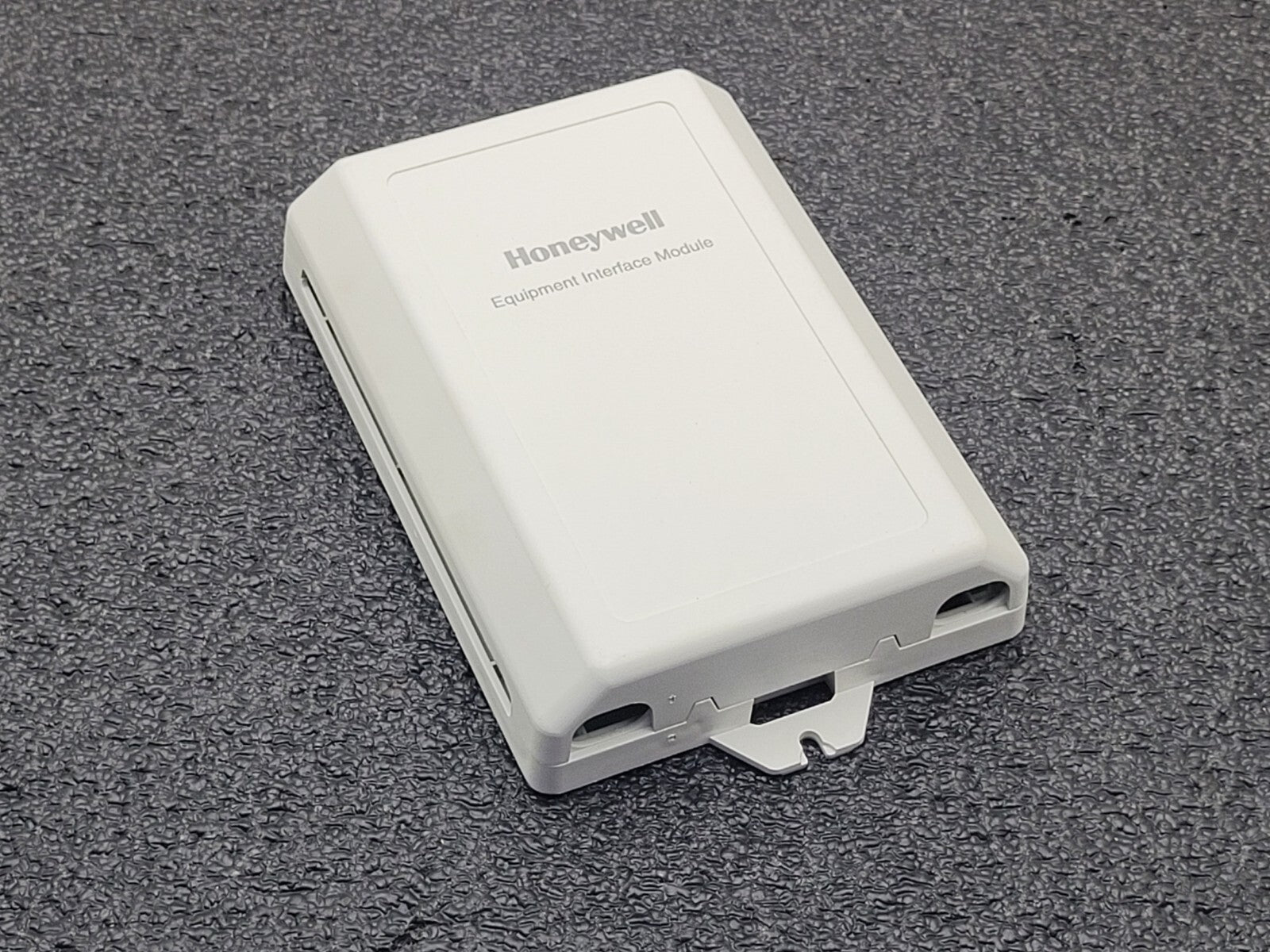 Honeywell VisionPro IAQ THM5421C1004 7-Day Touchscreen Thermostat + THM5421C