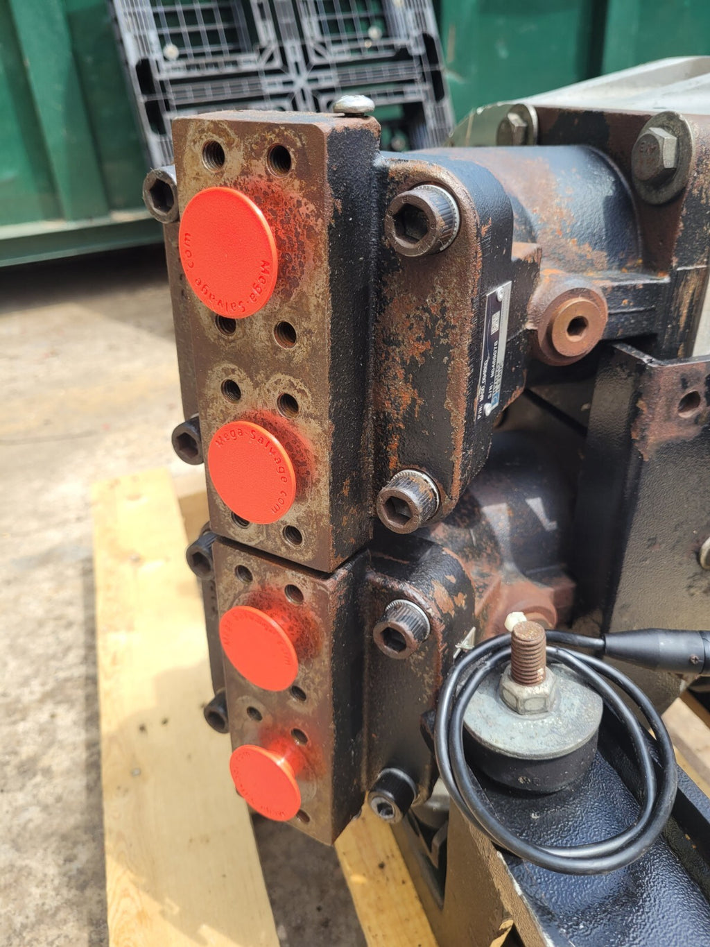 Hydraulic Hybrid Truck Transfer Case 2x Hydro Leduc MA50_094860 Bent Axis Pumps