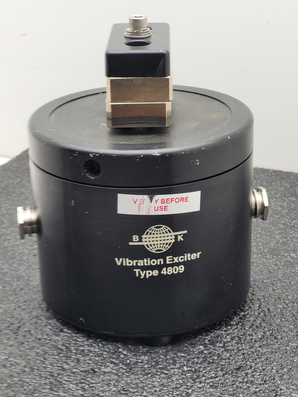 Bruel & Kjaer B&K 4809 Vibration Exciter Shake Shock Micro Table 10 Hz - 20 kHz