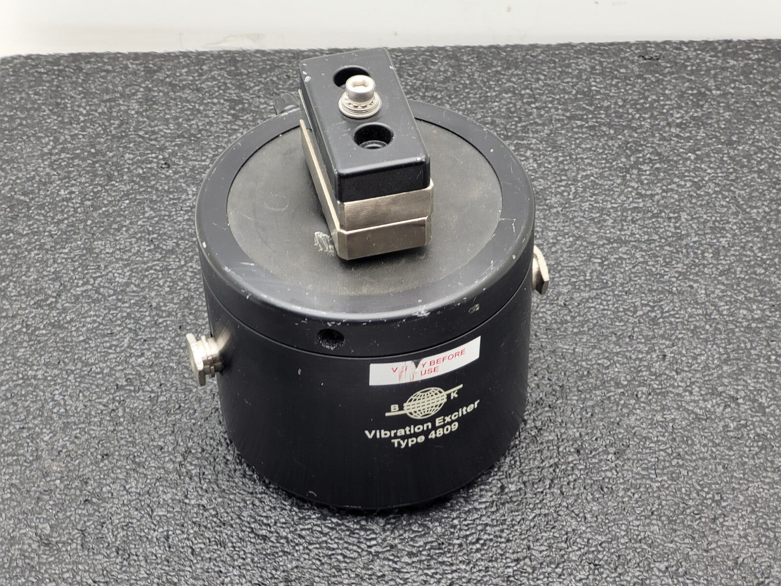Bruel & Kjaer B&K 4809 Vibration Exciter Shake Shock Micro Table 10 Hz - 20 kHz