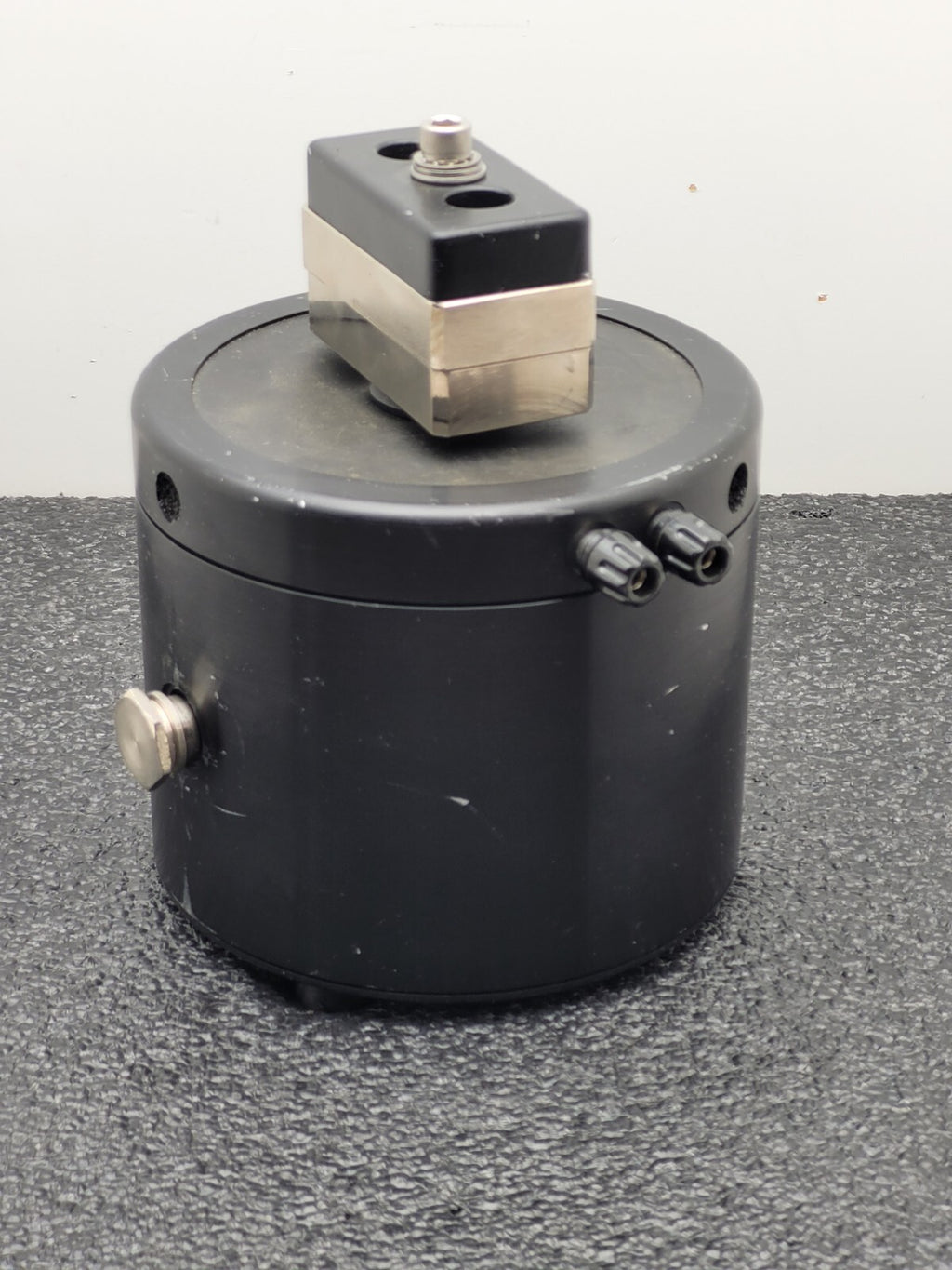 Bruel & Kjaer B&K 4809 Vibration Exciter Shake Shock Micro Table 10 Hz - 20 kHz