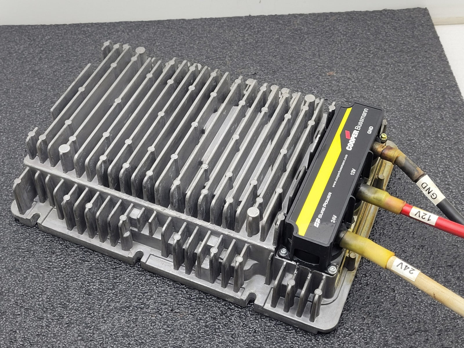 Cooper Bussmann Sure Power 21100E00 Battery Equalizer/Converter 24v to 12V 100A