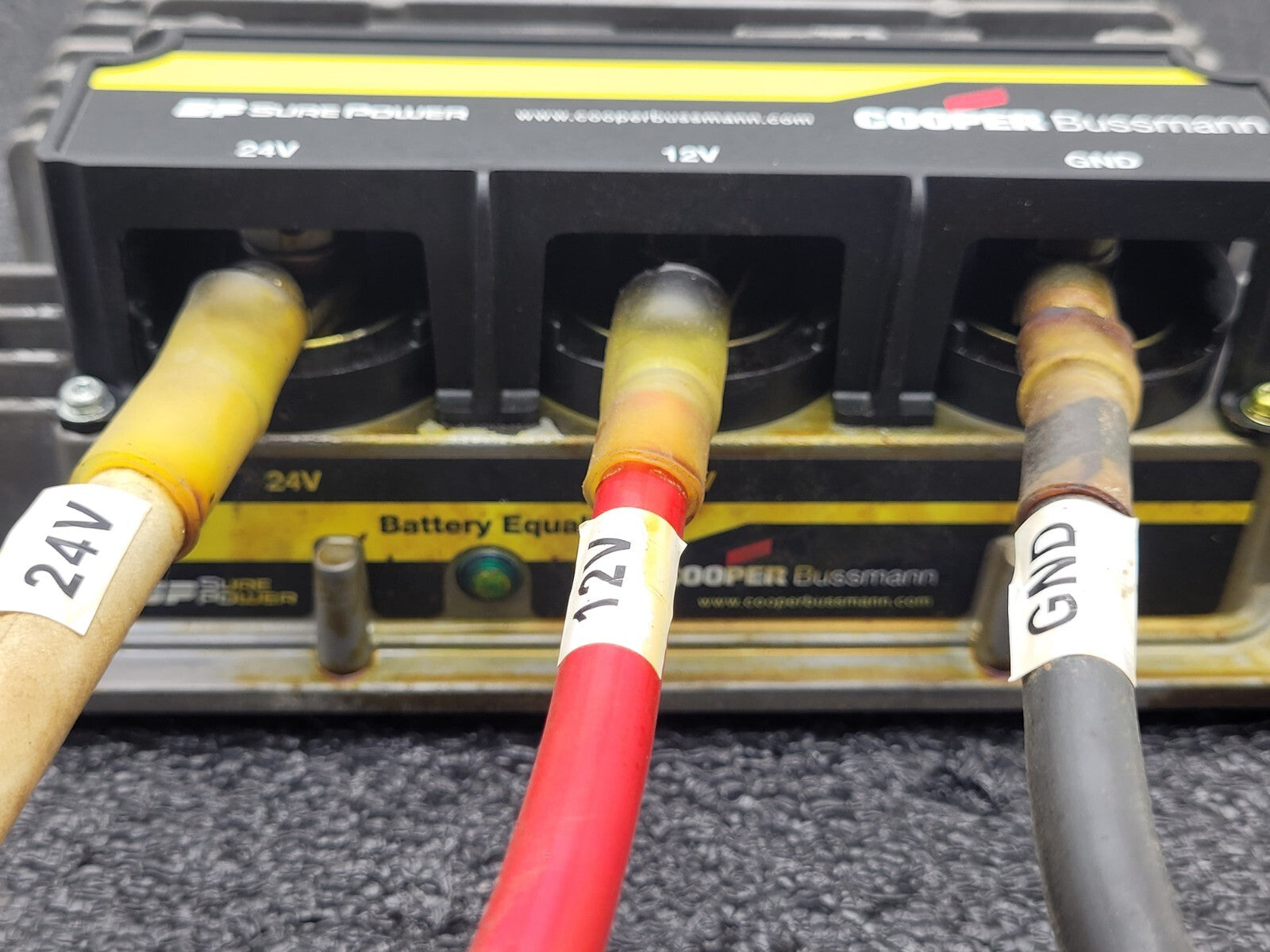 Cooper Bussmann Sure Power 21100E00 Battery Equalizer/Converter 24v to 12V 100A