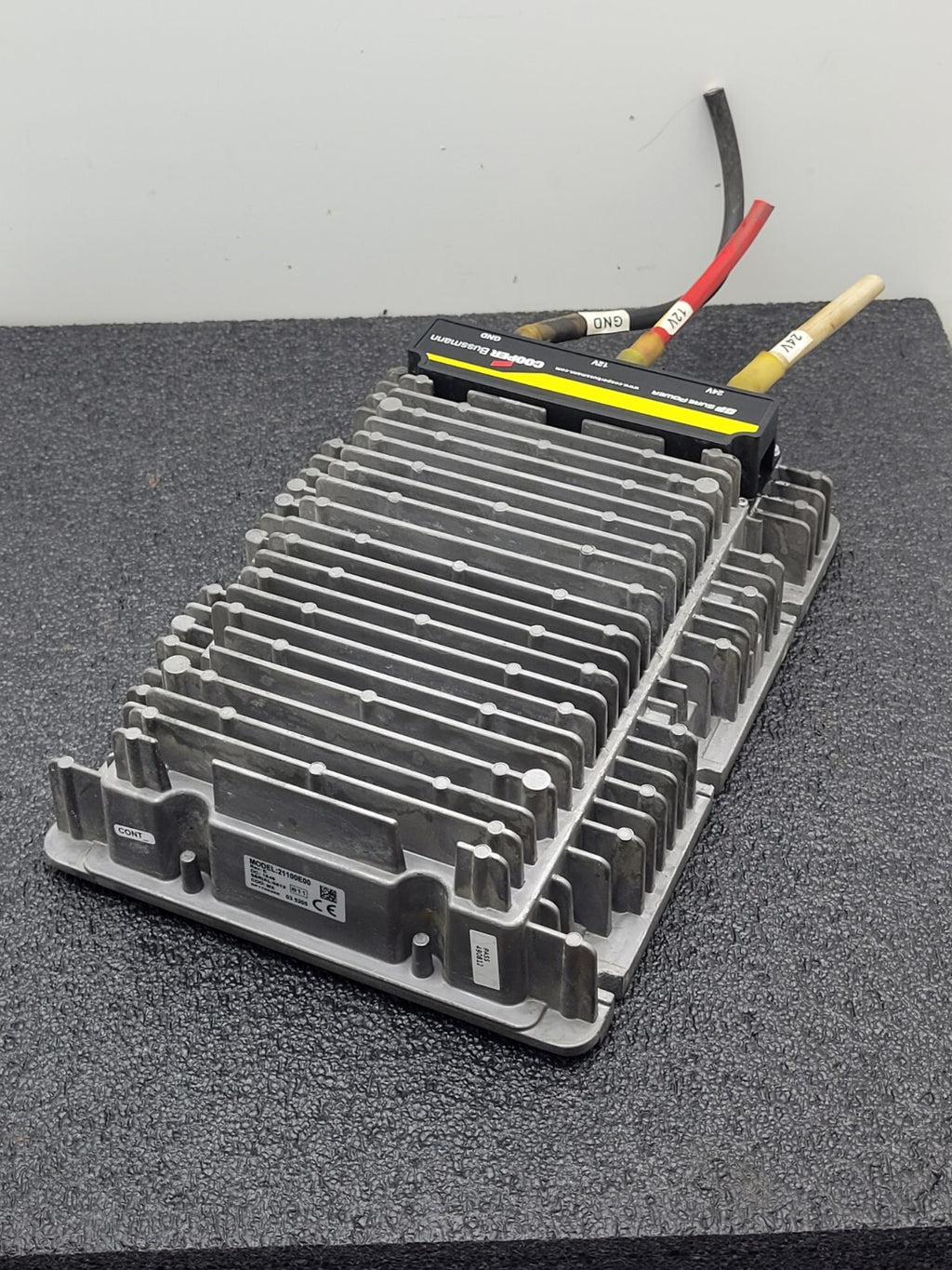 Cooper Bussmann Sure Power 21100E00 Battery Equalizer/Converter 24v to 12V 100A