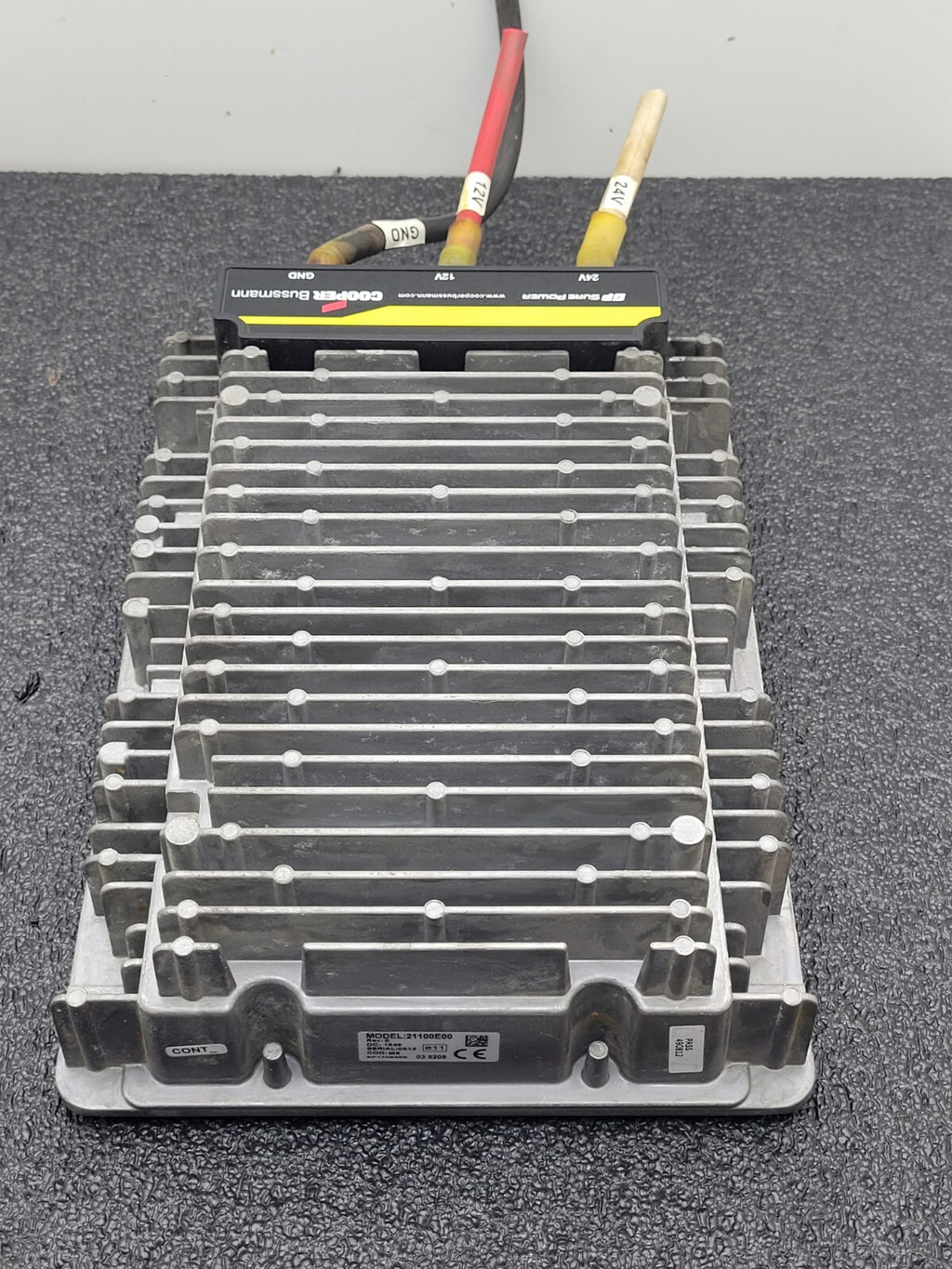 Cooper Bussmann Sure Power 21100E00 Battery Equalizer/Converter 24v to 12V 100A