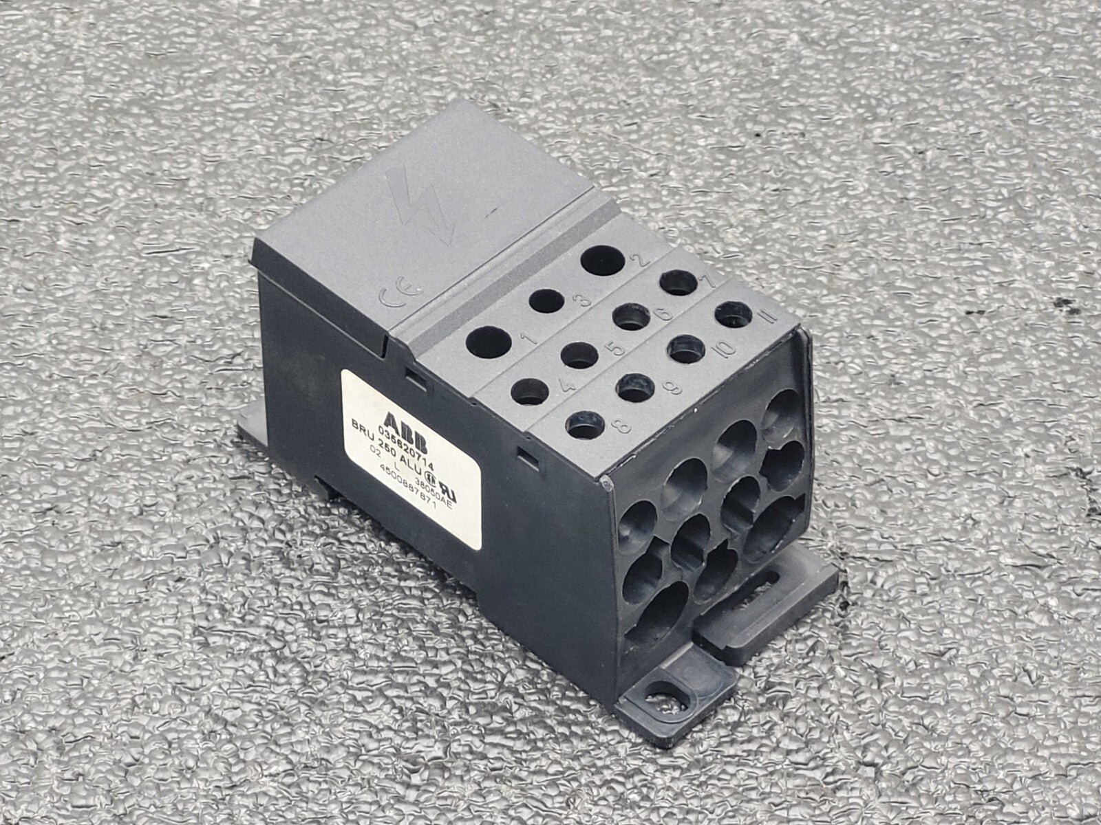 ABB BRU250ALU 35620714 Entrelec 250A Distribution Block 1SNA356207R1400