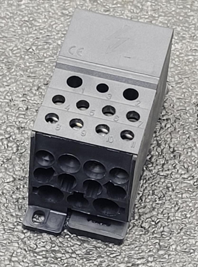 ABB BRU250ALU 35620714 Entrelec 250A Distribution Block 1SNA356207R1400