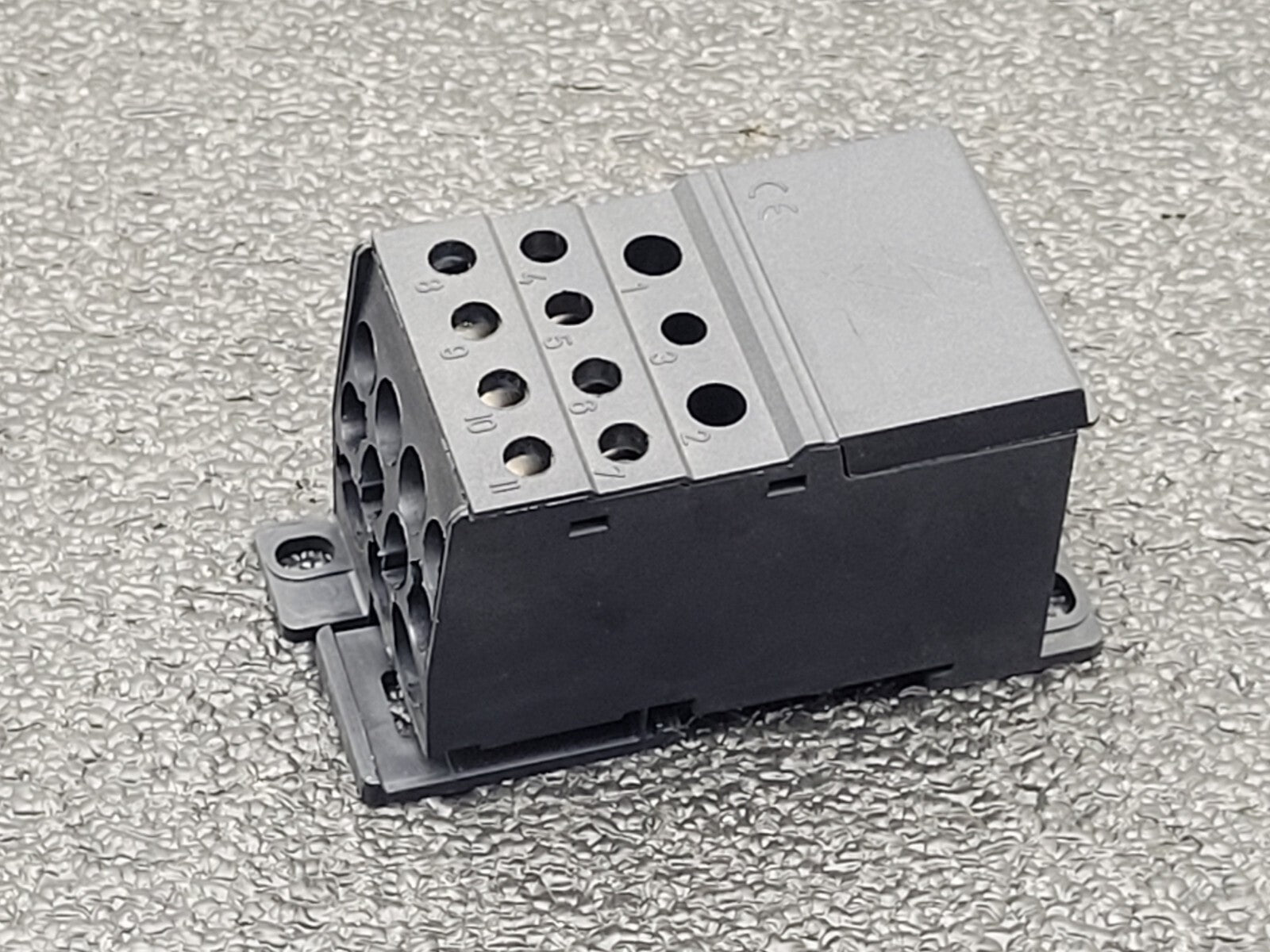 ABB BRU250ALU 35620714 Entrelec 250A Distribution Block 1SNA356207R1400