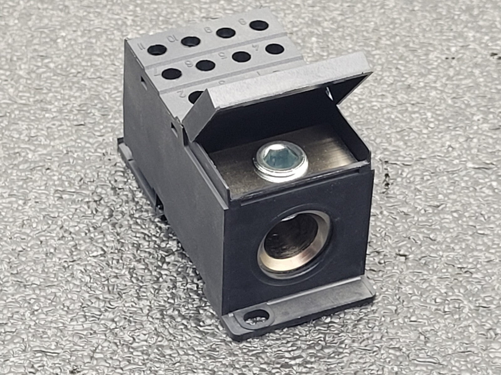 ABB BRU250ALU 35620714 Entrelec 250A Distribution Block 1SNA356207R1400