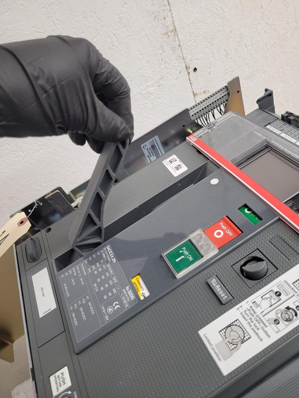 ABB ACB SACE Emax 2 E4.2N 3200A 3POLE Circuit Breaker Ekip Touch LSIG [1A]