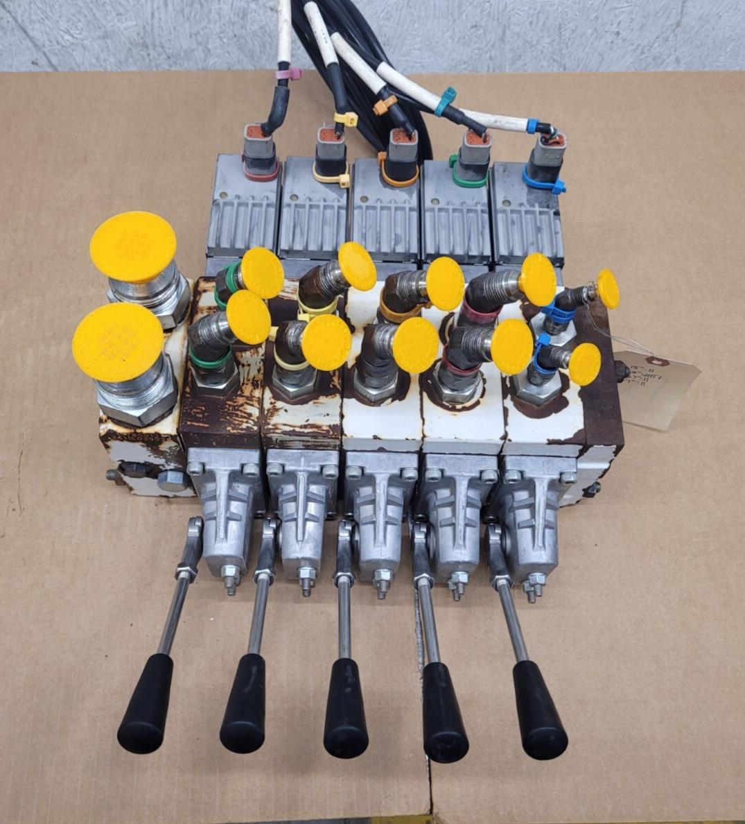 Danfoss PVG32 5 x Proportional Hydraulic Servo + Manual Valve  157B4292 Unit [D]