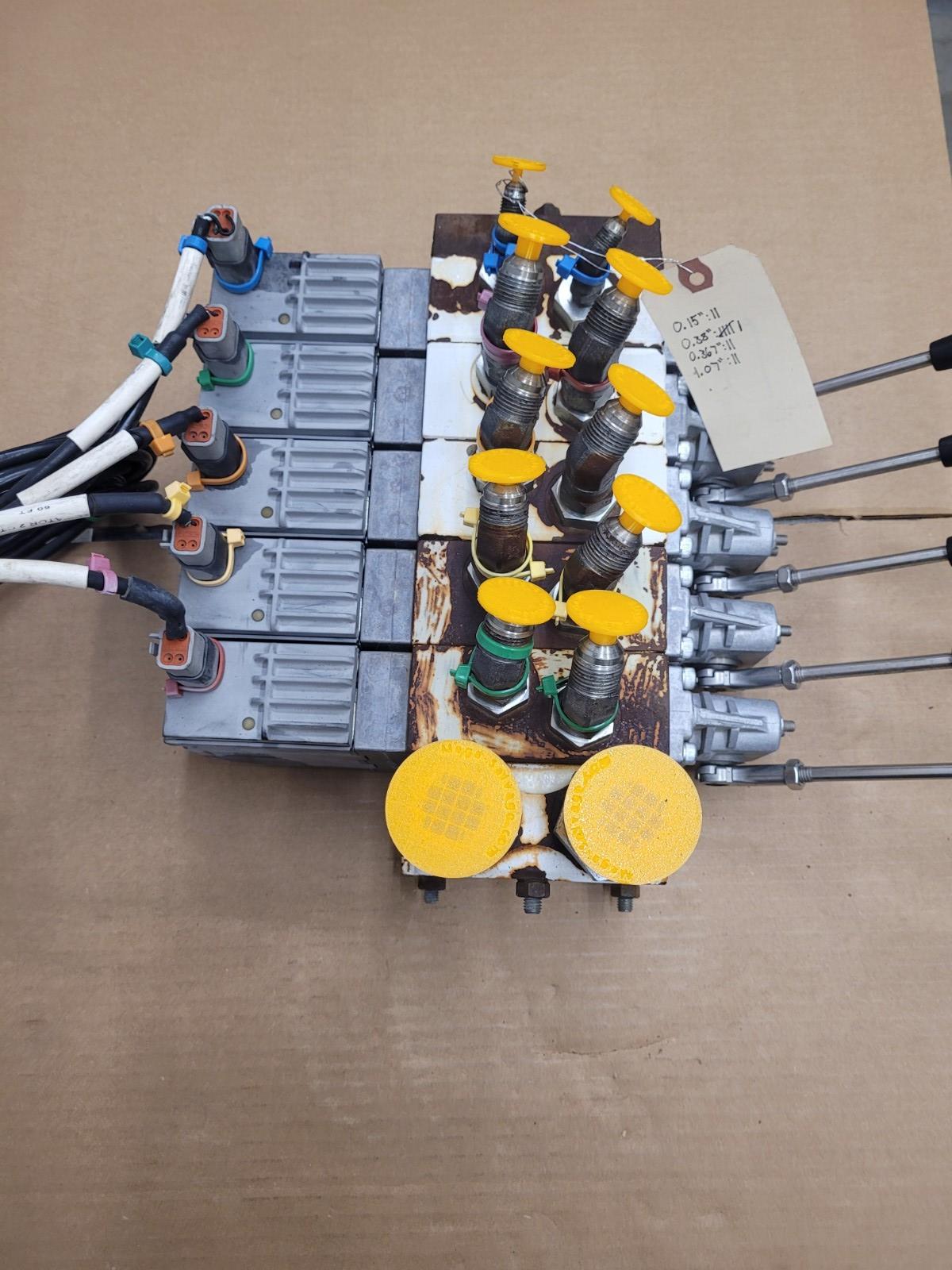 Danfoss PVG32 5 x Proportional Hydraulic Servo + Manual Valve  157B4292 Unit [D]