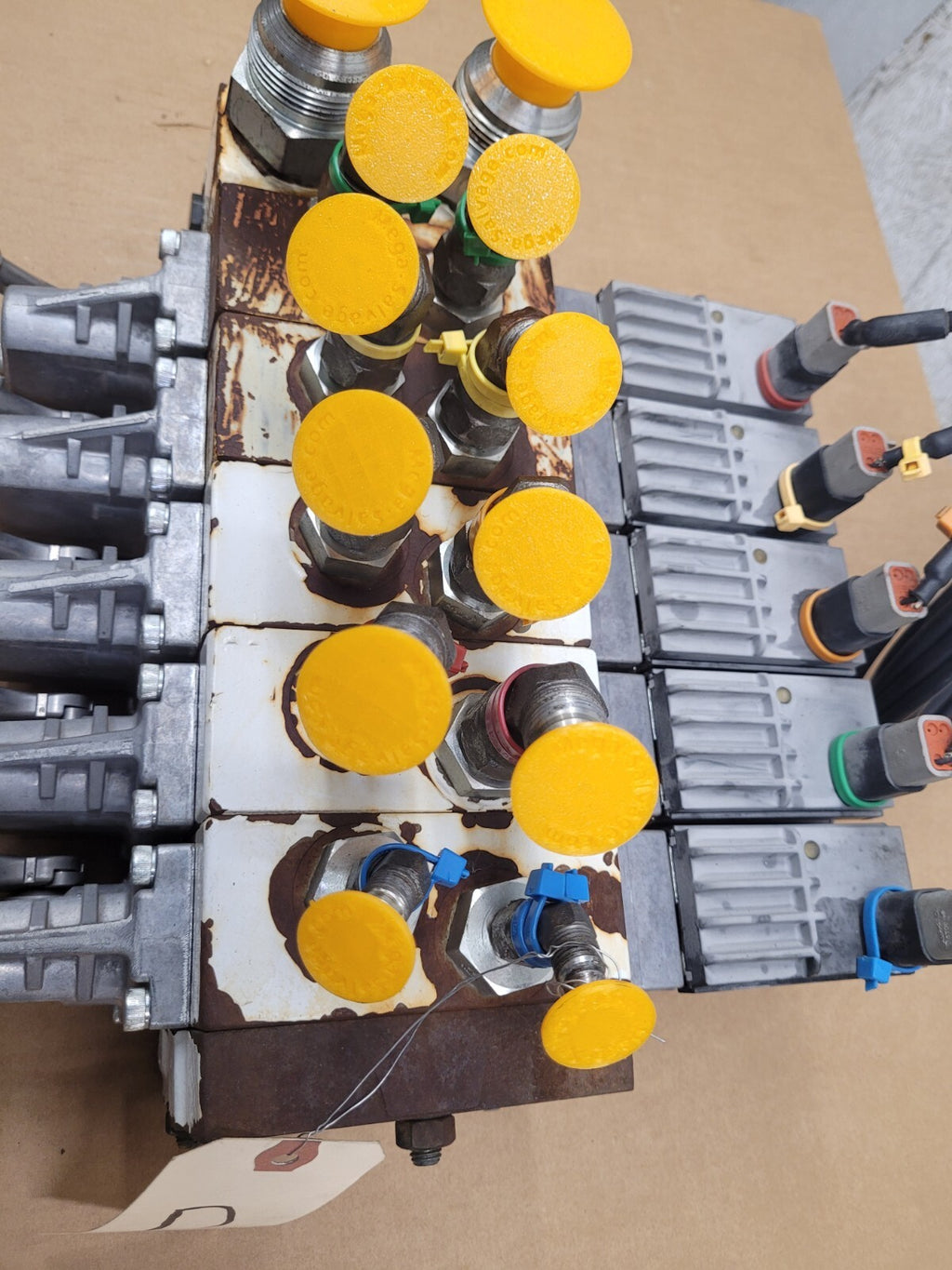 Danfoss PVG32 5 x Proportional Hydraulic Servo + Manual Valve  157B4292 Unit [D]