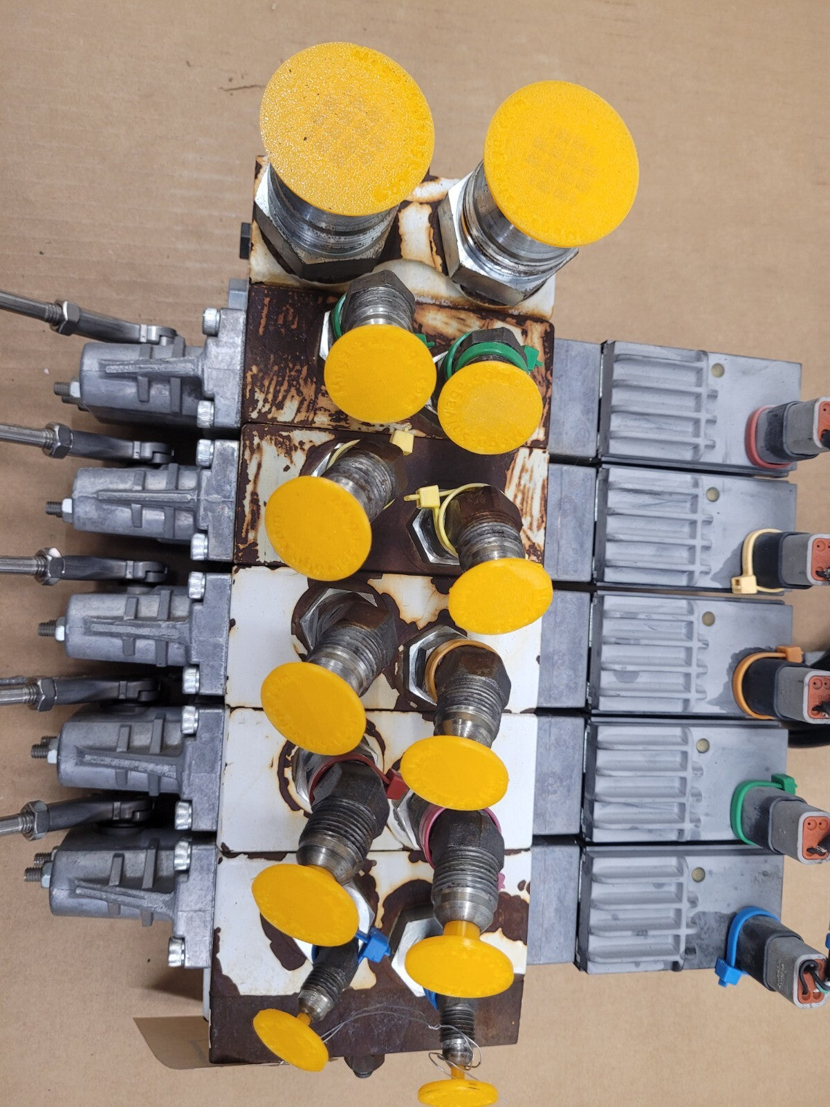 Danfoss PVG32 5 x Proportional Hydraulic Servo + Manual Valve  157B4292 Unit [D]