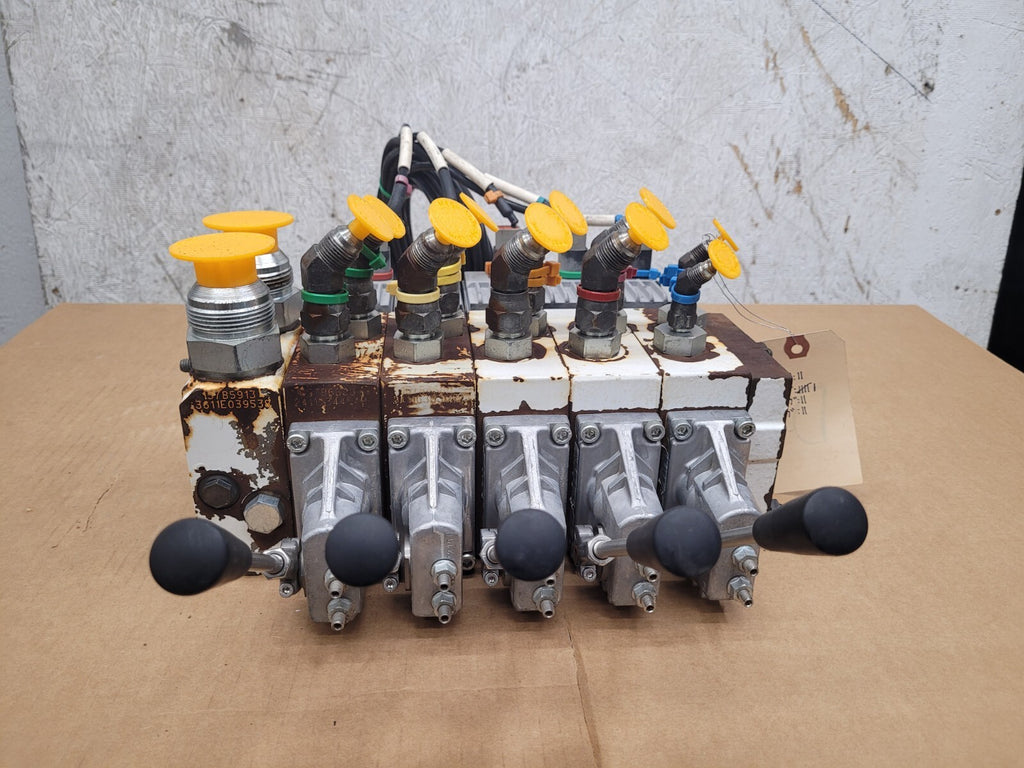 Danfoss PVG32 5 x Proportional Hydraulic Servo + Manual Valve  157B4292 Unit [D]