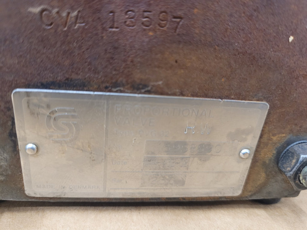 Danfoss PVG32 5 x Proportional Hydraulic Servo + Manual Valve  157B4292 Unit [D]