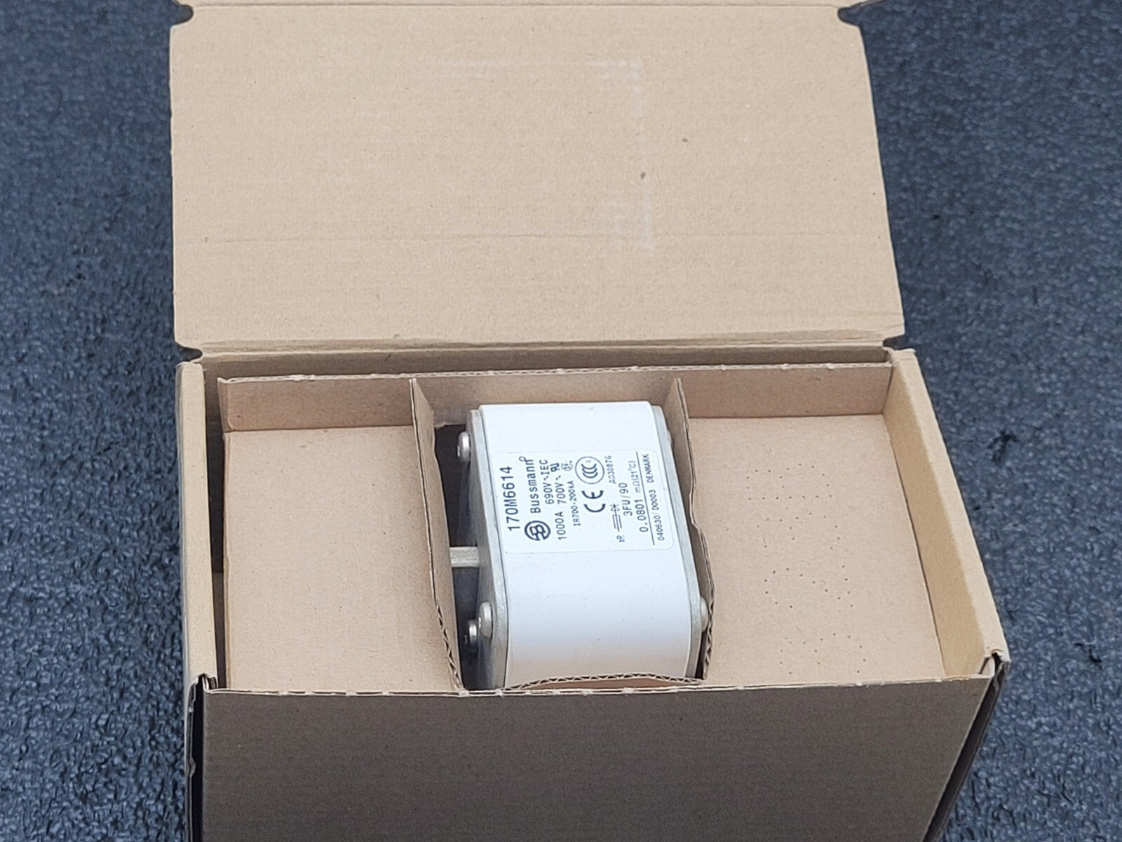 Cooper Eaton Bussmann 170M6614 1000 Amp 690V Fuse NEW In Box