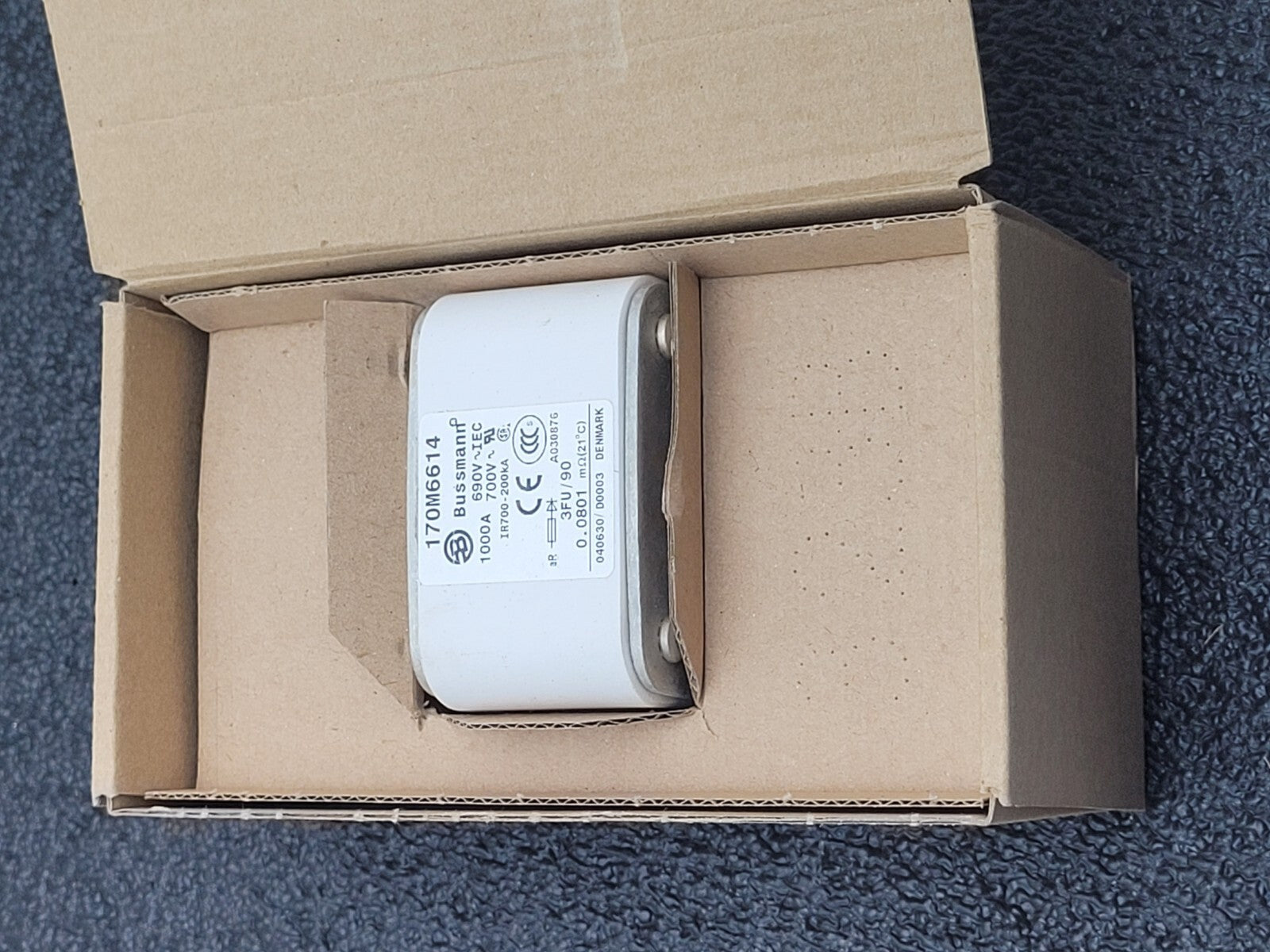 Cooper Eaton Bussmann 170M6614 1000 Amp 690V Fuse NEW In Box