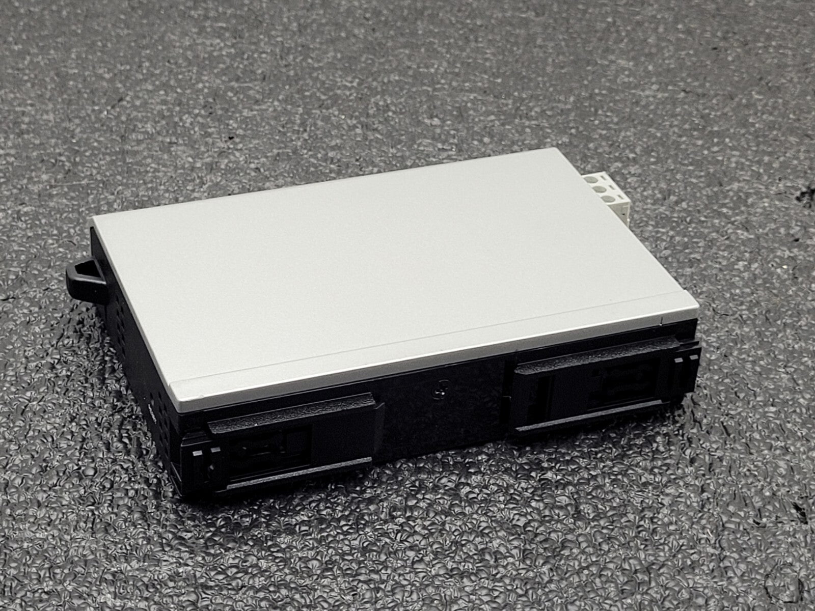 Moxa Group IOLOGIK E1212 IOLOGIKE1212 Din Rail Mount Universal I/O 8 DI 8 DIO