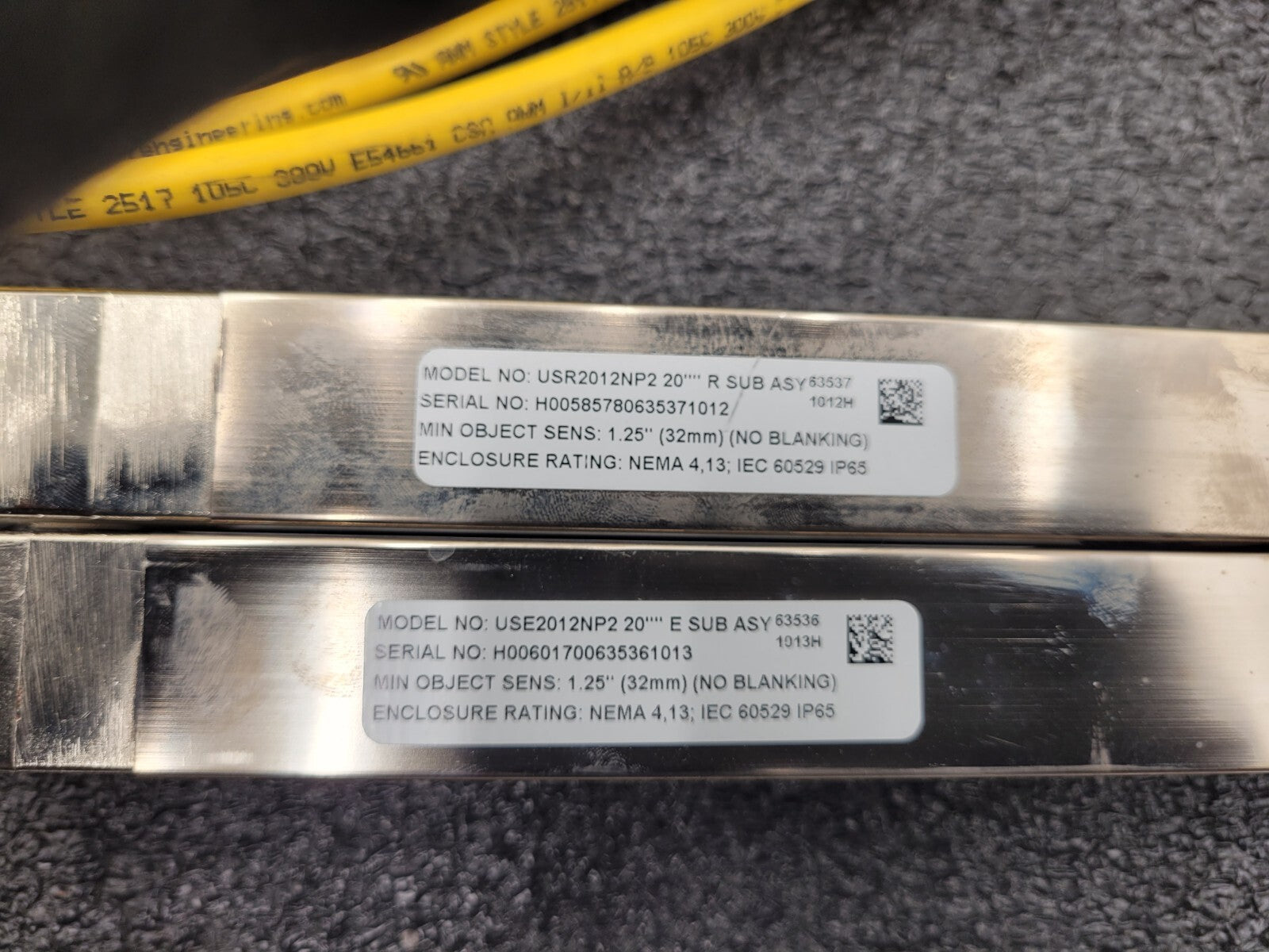 Banner USE2012NP2 & USR2012NP2 MICRO-SCREEN ESD  20" Light Curtain Screen "G"