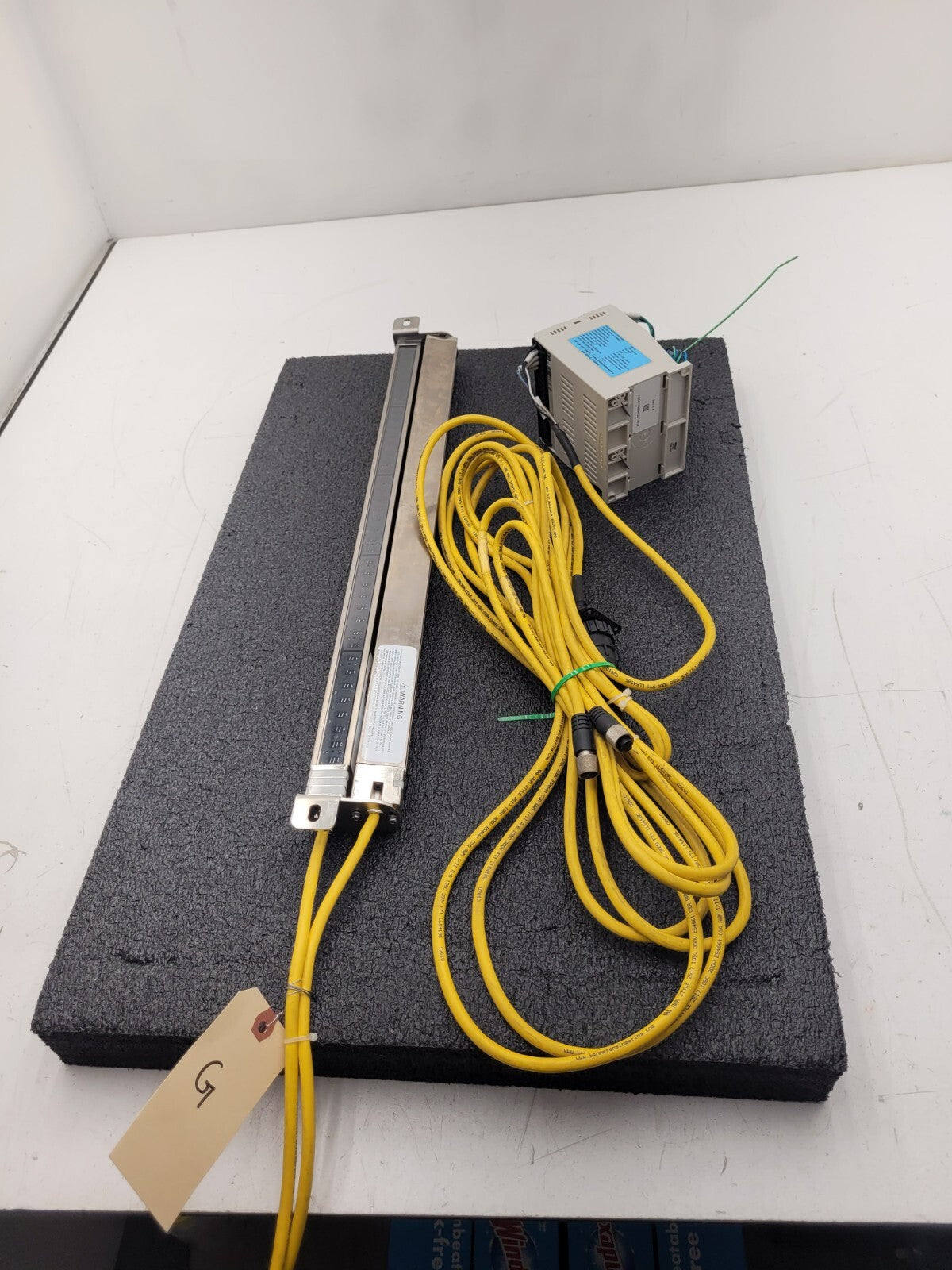 Banner USE2012NP2 & USR2012NP2 MICRO-SCREEN ESD  20" Light Curtain Screen "G"