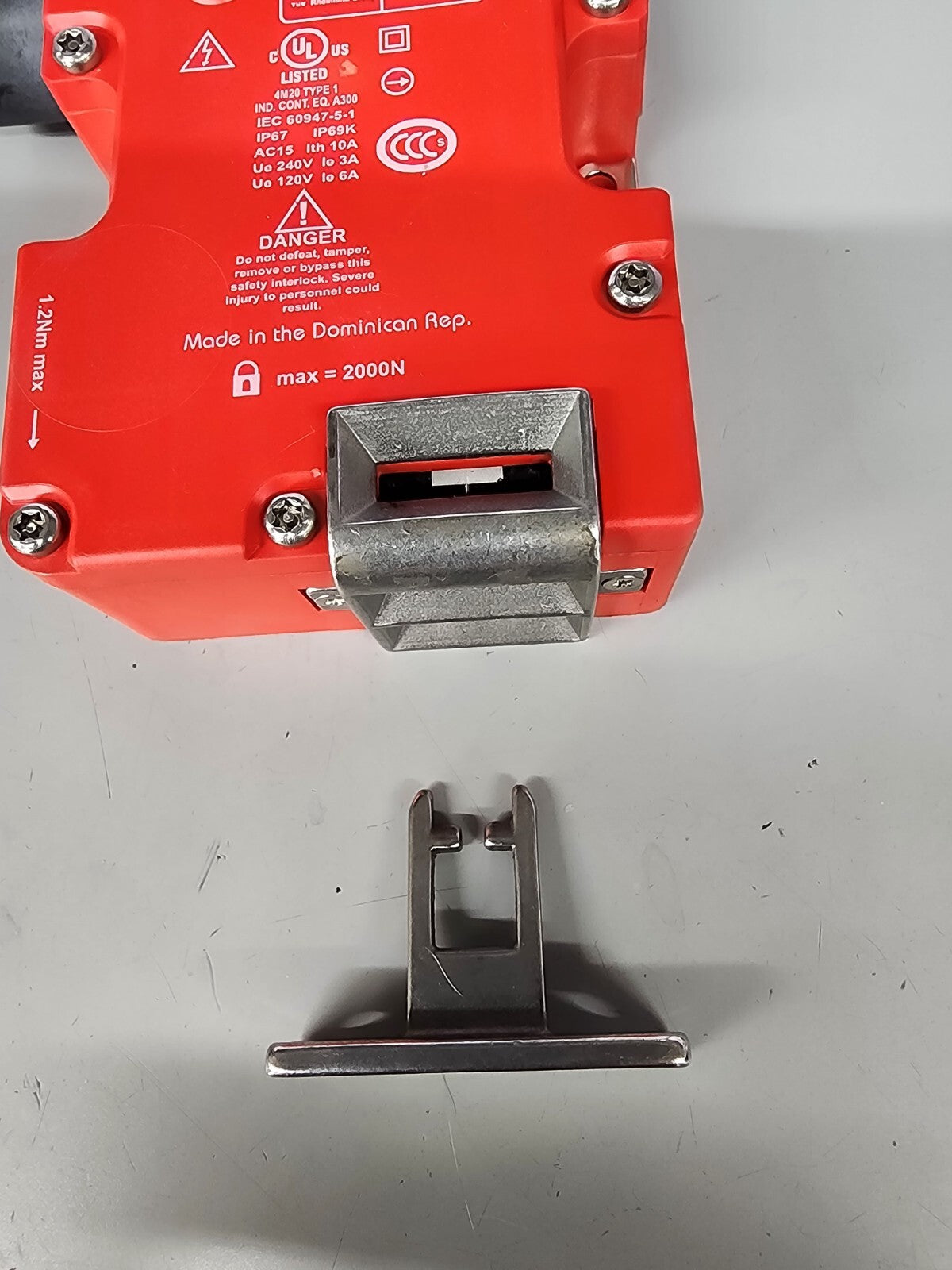 Allen-Bradley 440G-T27 178E TLS2-GD2 Safety Interlock Switch w/ Latch