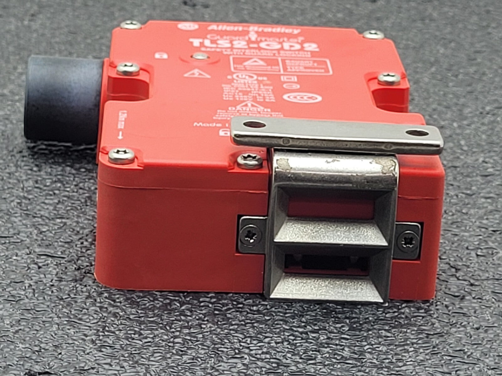 Allen-Bradley 440G-T27 178E TLS2-GD2 Safety Interlock Switch w/ Latch