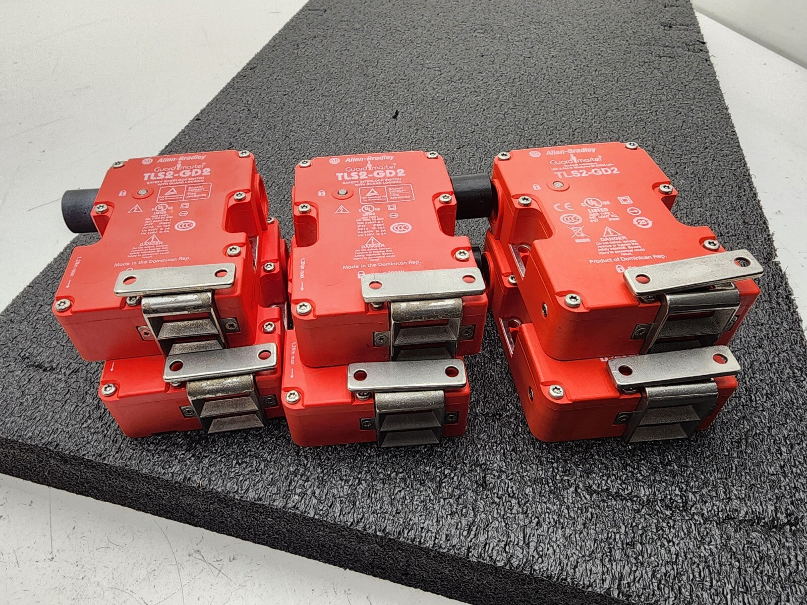 Allen-Bradley 440G-T27 178E TLS2-GD2 Safety Interlock Switch w/ Latch