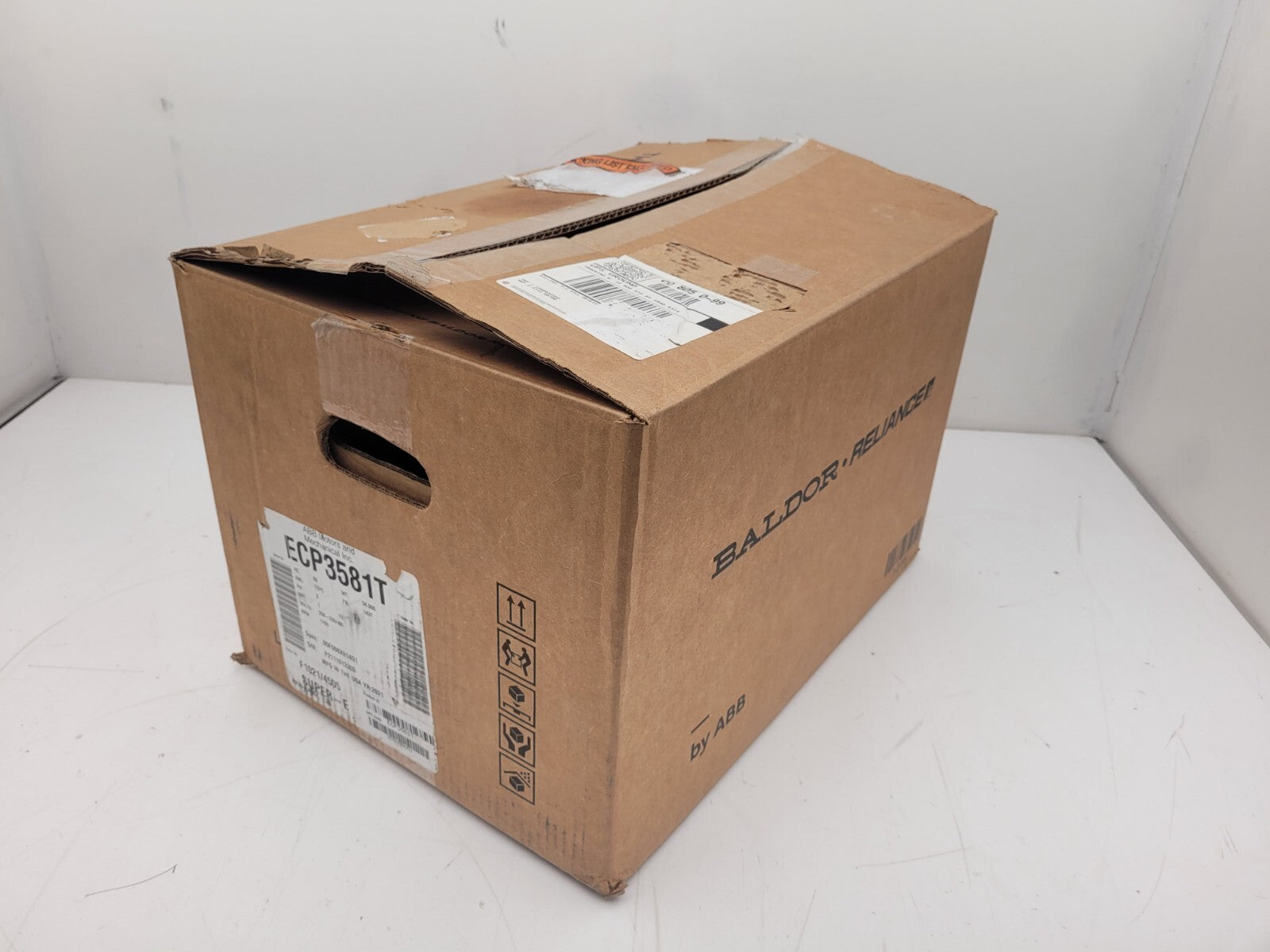 NEW ABB ECP3581T 2.8AMPS 1HP 3PHASE 60 HZ 208-230/460VOLTS MOTOR.