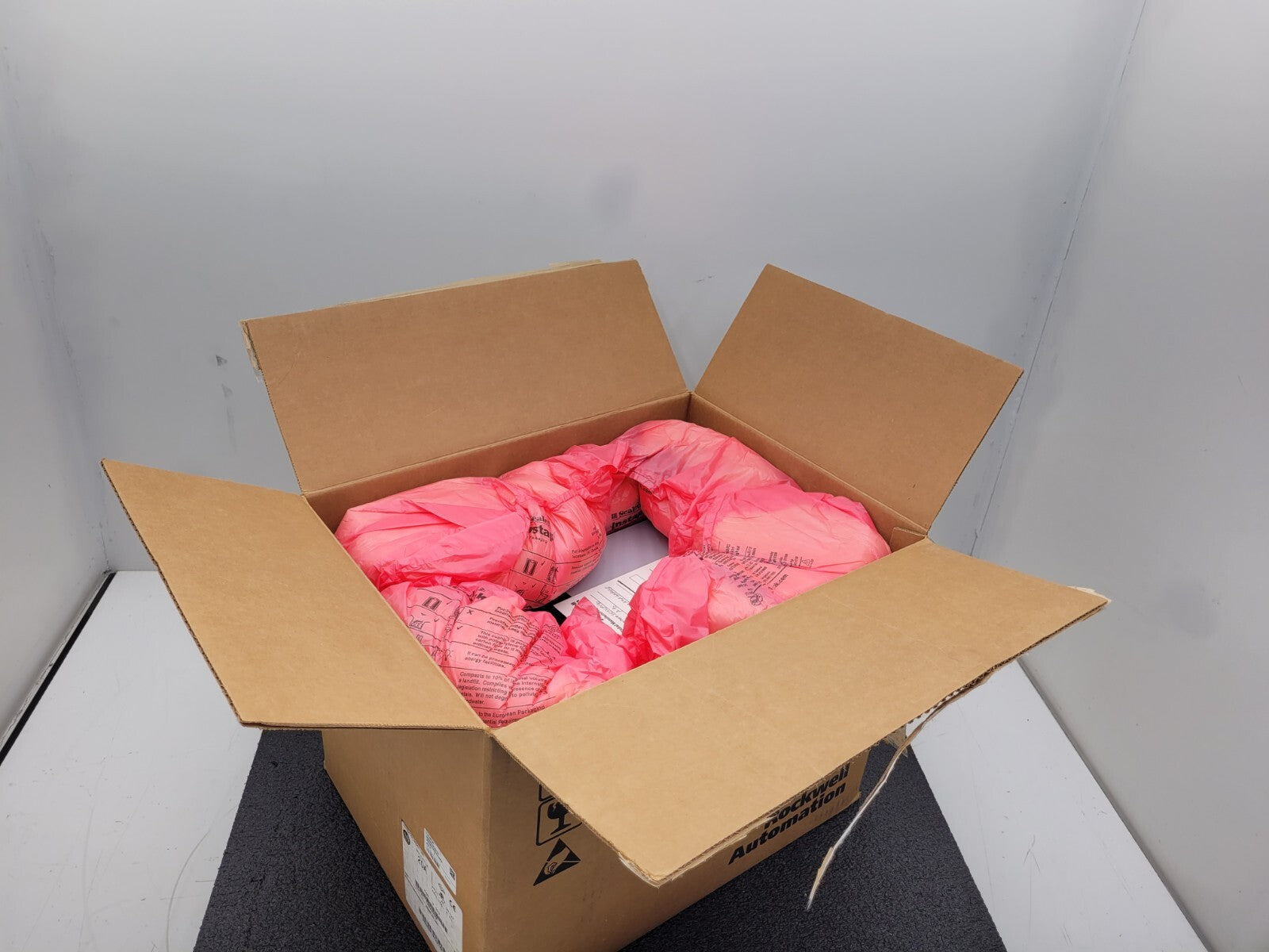 ALLEN BRADLEY POWERFLEX 70 AC DRIVE 432-528VAC 3 PH SER. A 20AD022A3AYNANCO