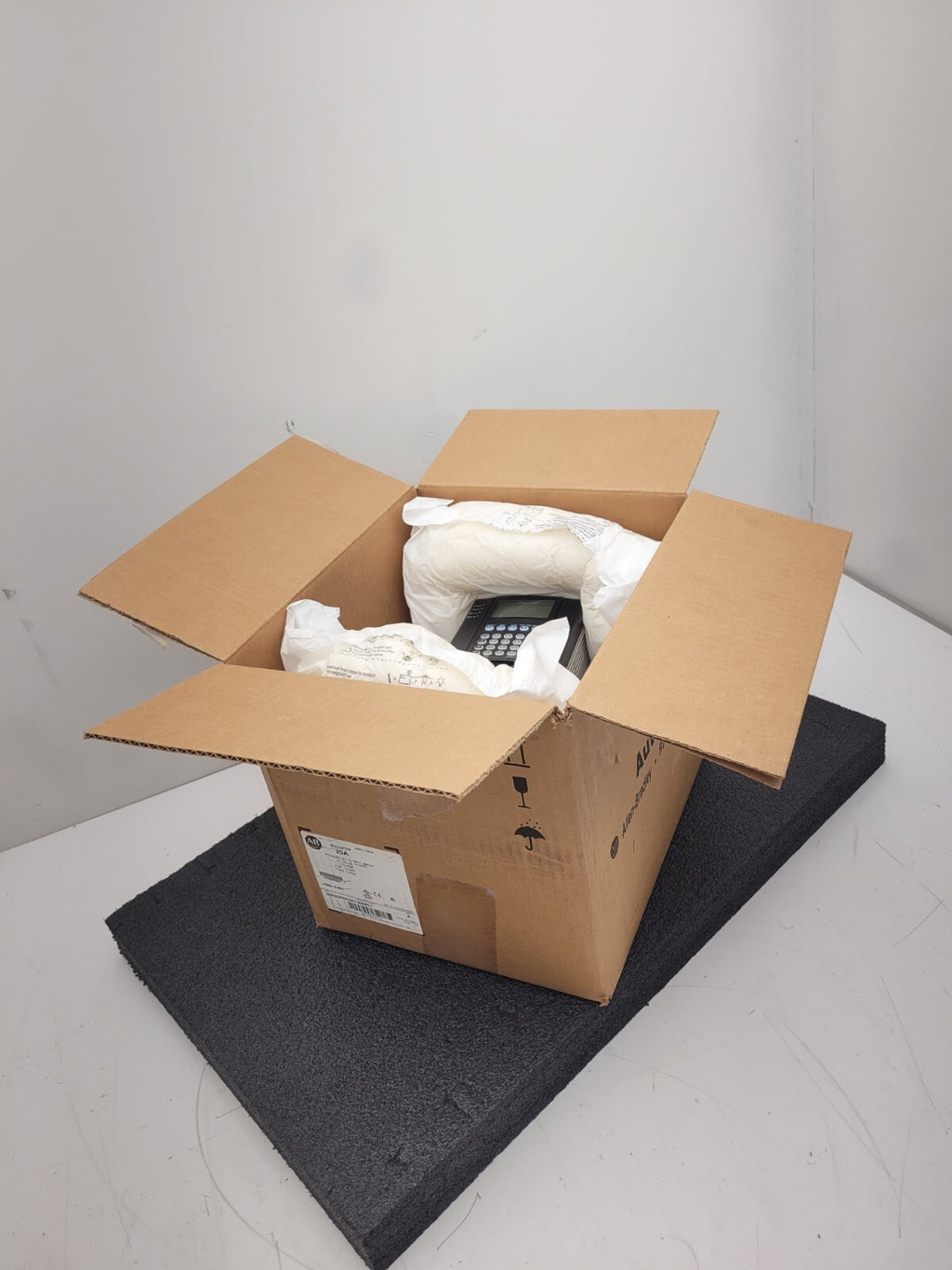 20AD3P4A3AYNNNC1 Allen bradley powerflex 70/3phase ac ,2hp,1.5kw,480VAC.