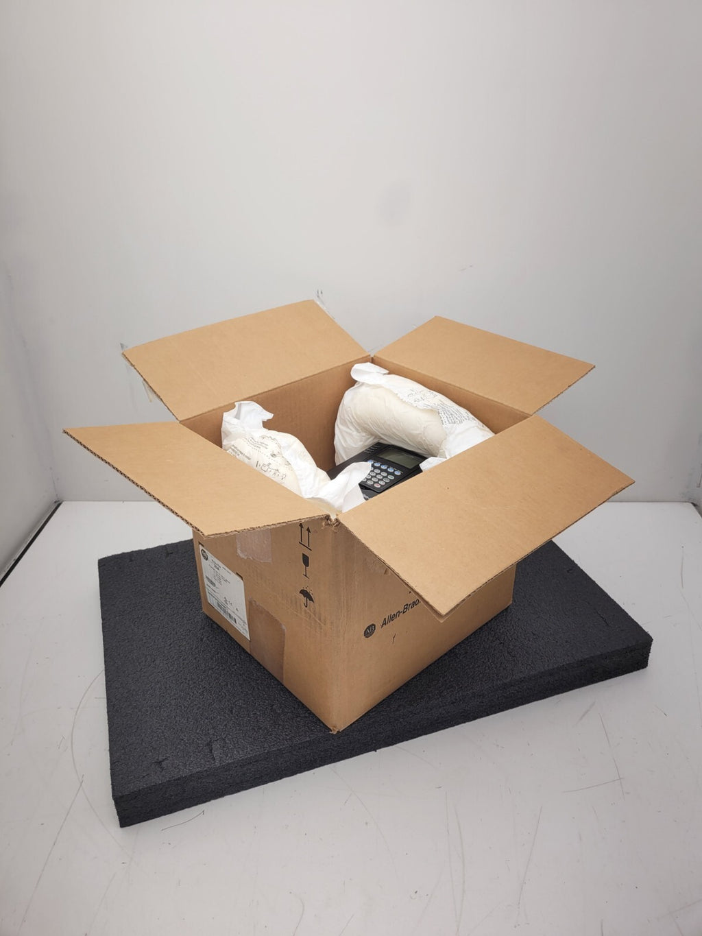 20AD3P4A3AYNNNC1 Allen bradley powerflex 70/3phase ac ,2hp,1.5kw,480VAC.