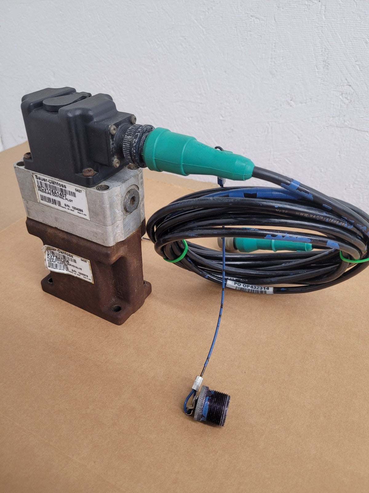 Sauer Danfoss Flow Control Hydraulic Servo Valve KVFBA5206 MCV116A1407