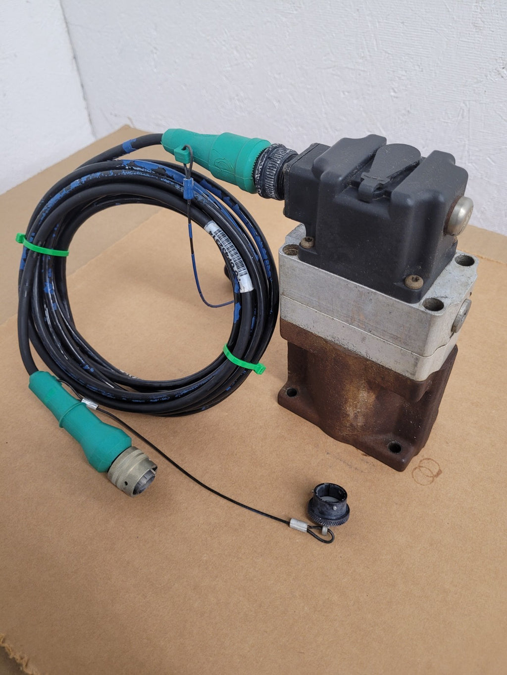 Sauer Danfoss Flow Control Hydraulic Servo Valve KVFBA5206 MCV116A1407