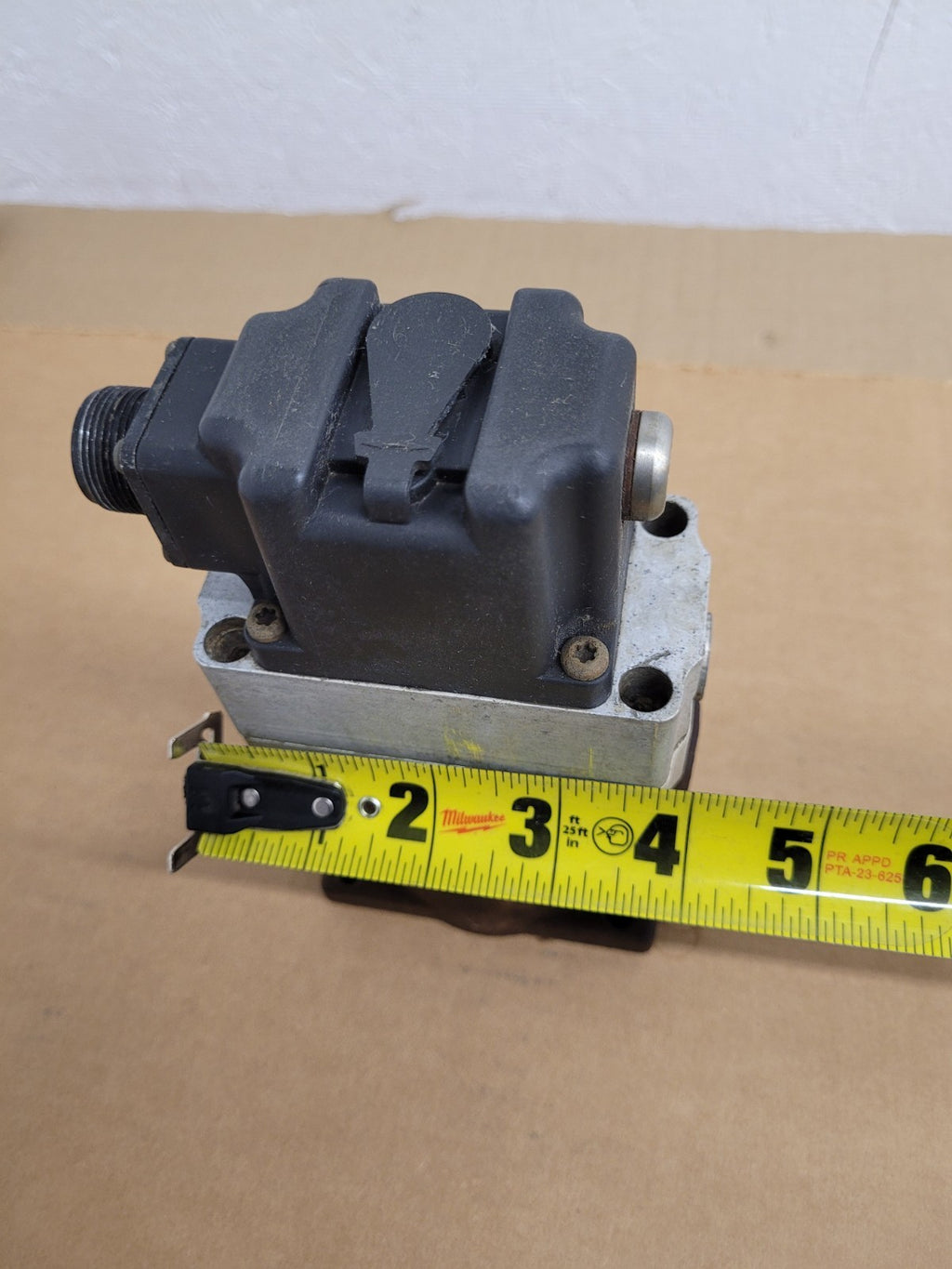 Sauer Danfoss Flow Control Hydraulic Servo Valve KVFBA5206 MCV116A1407